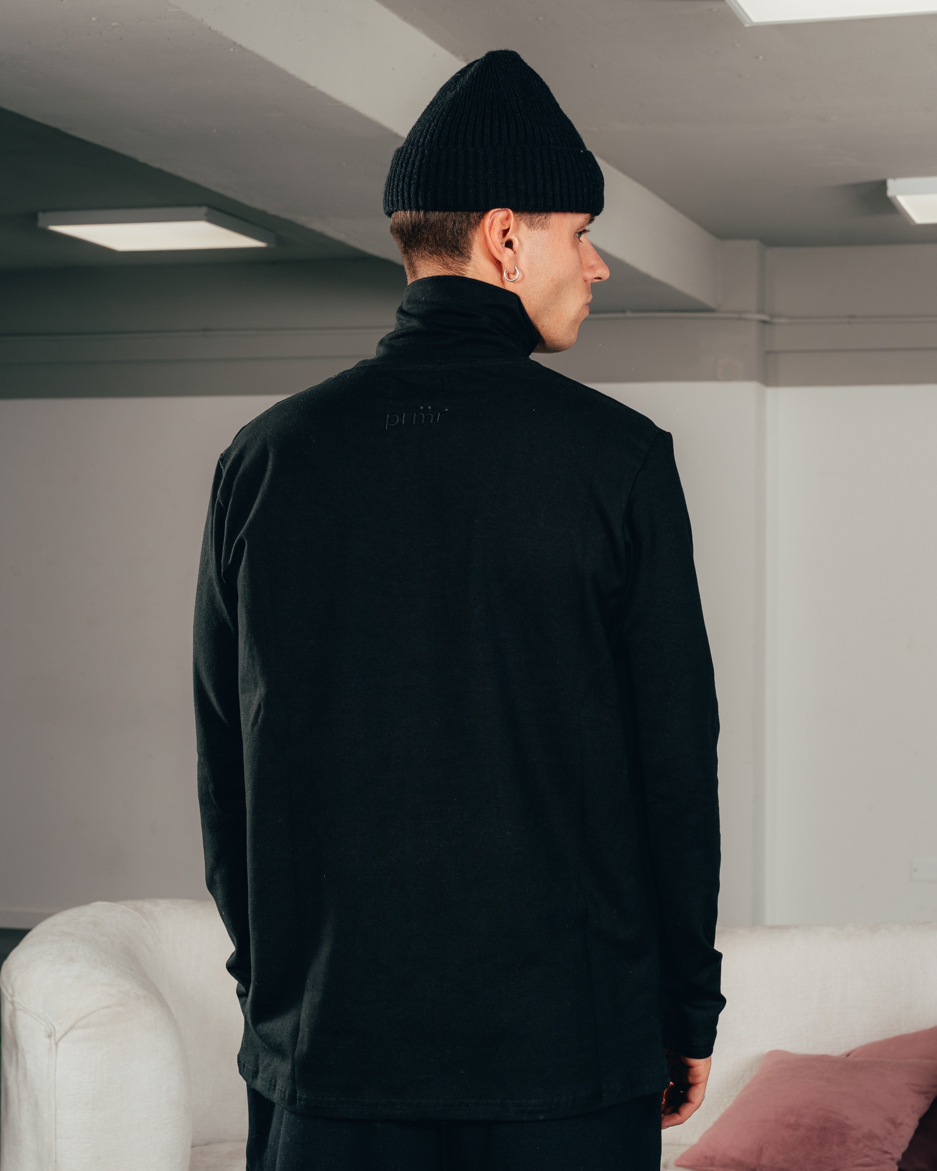 POLERA DE LANILLA [ PRIMARI ] BLACK