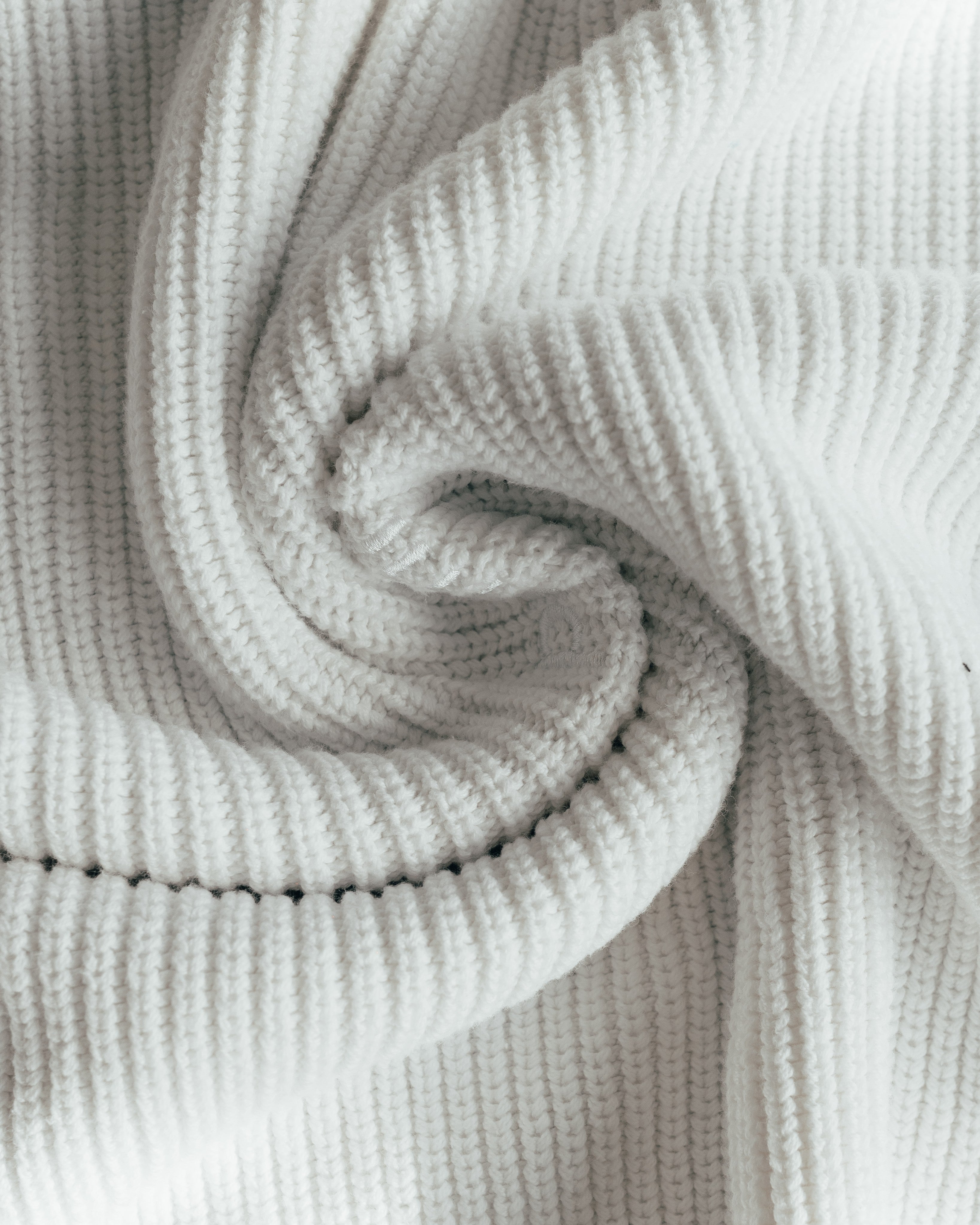 SWEATER TEJIDO PESADO [ PRIMARI ] WHITE