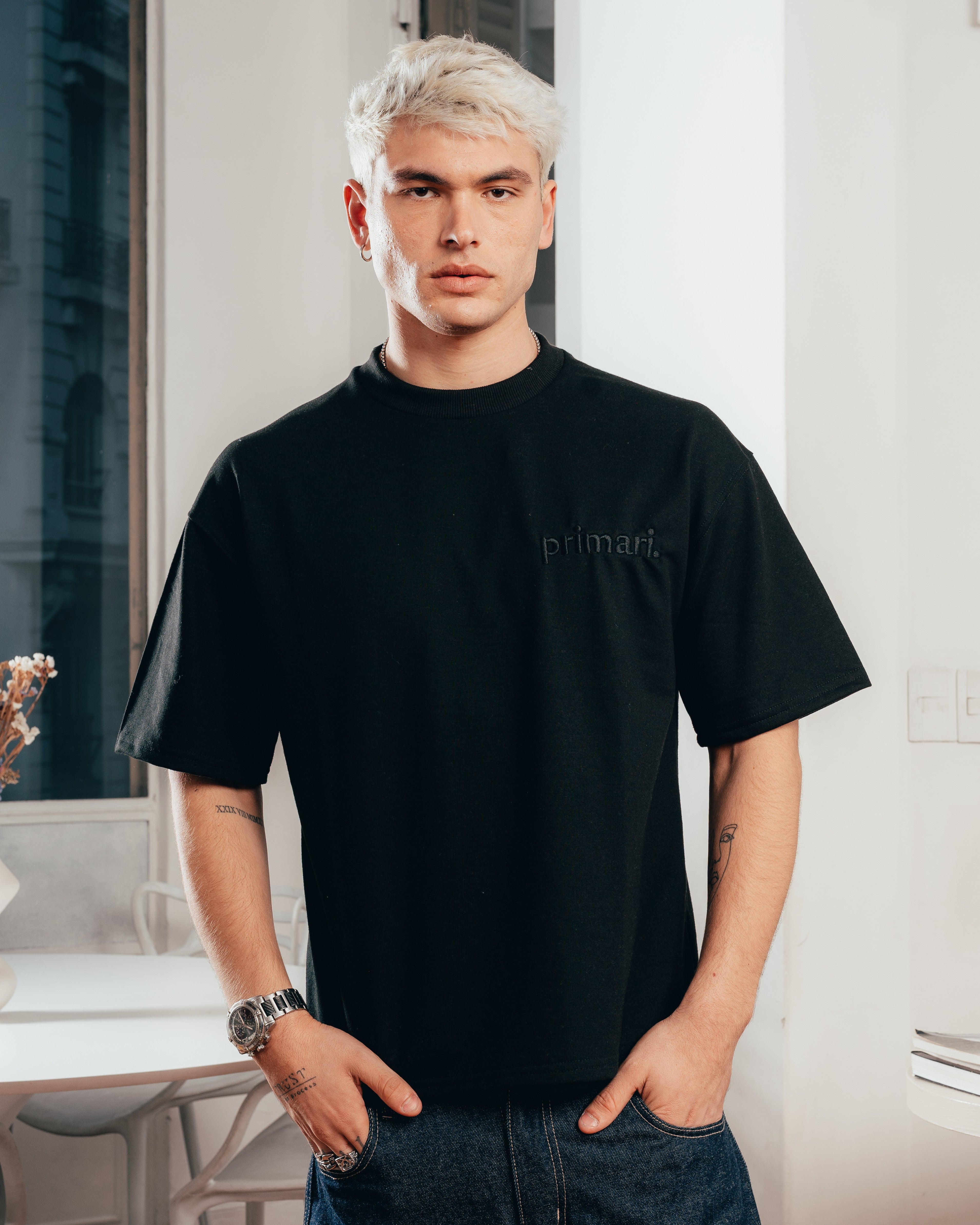 REMERA EXTRA PESADA SEMIOVER [ PRIMARI ] SIMPLE BLACK