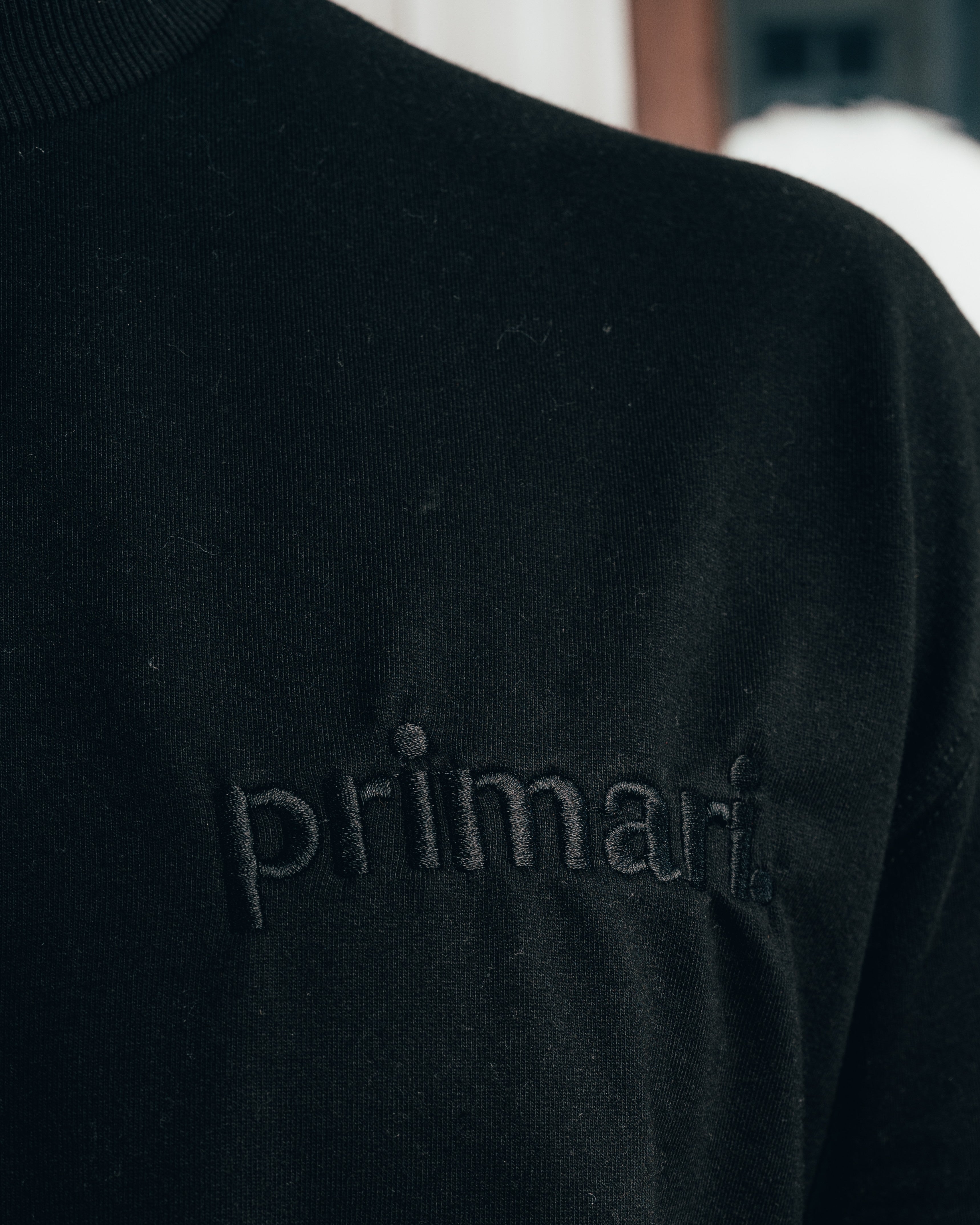 REMERA EXTRA PESADA SEMIOVER [ PRIMARI ] SIMPLE BLACK