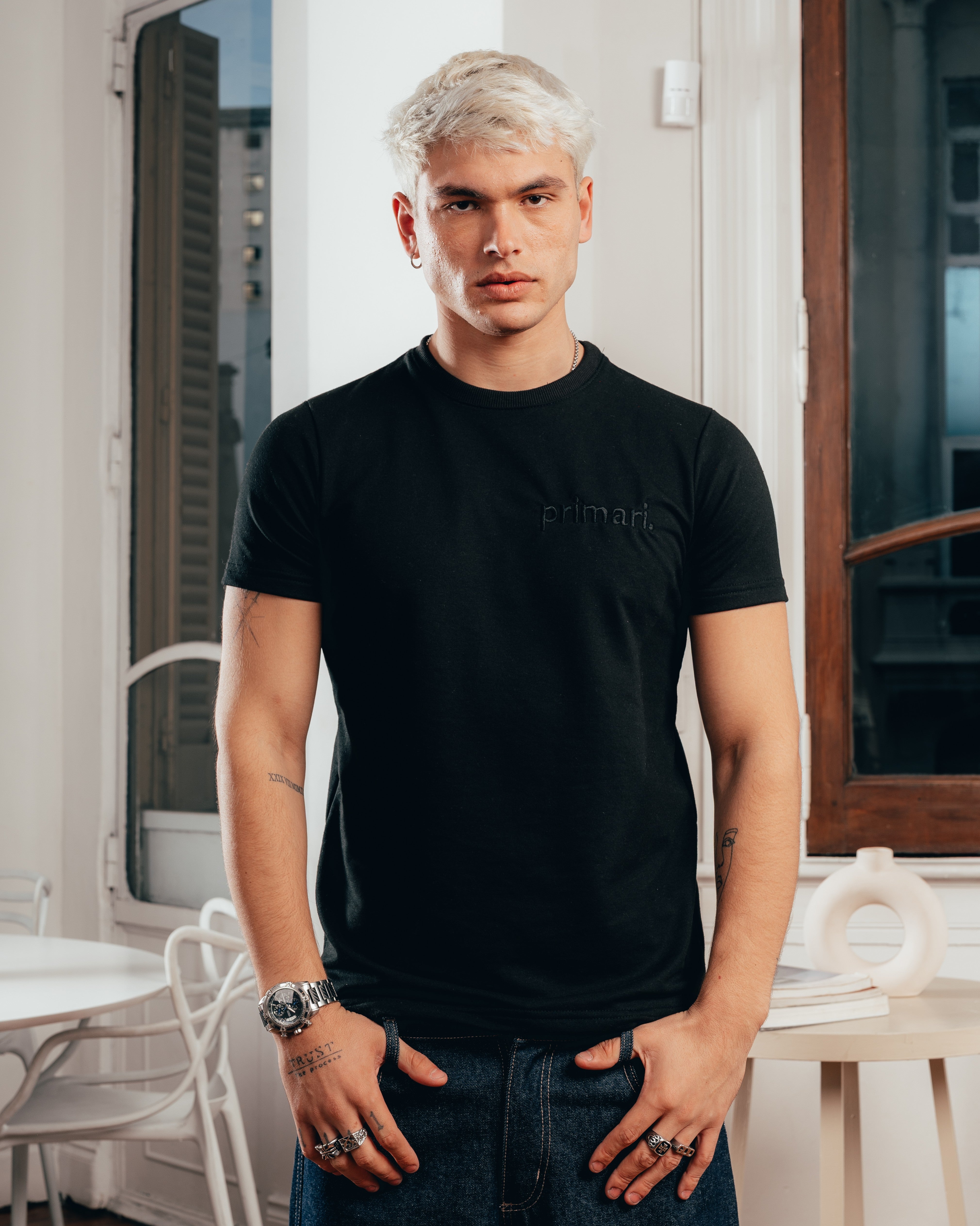 REMERA REGULAR FIT [ PRIMARI ] BLACK