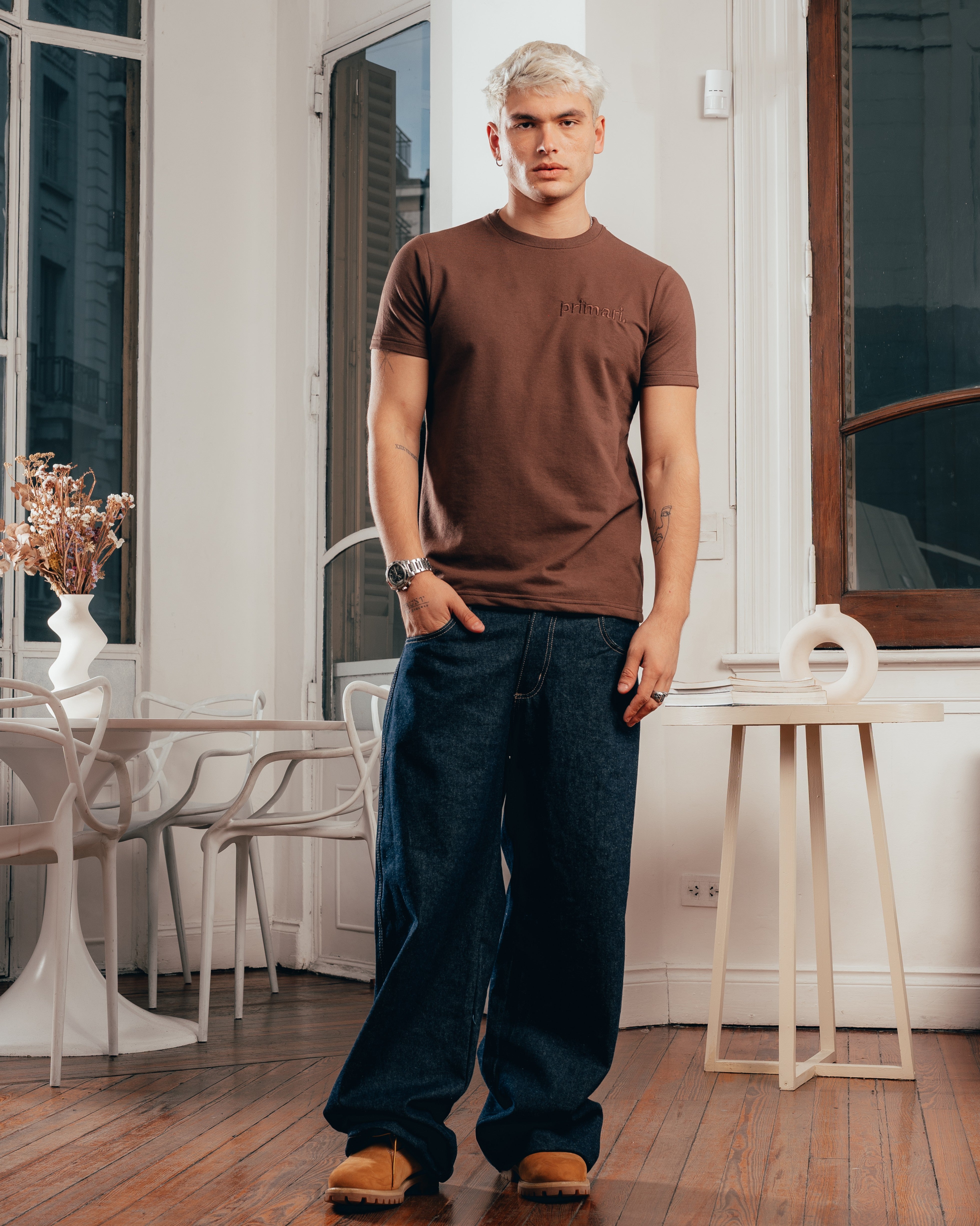 REMERA REGULAR FIT [ PRIMARI ] BROWN