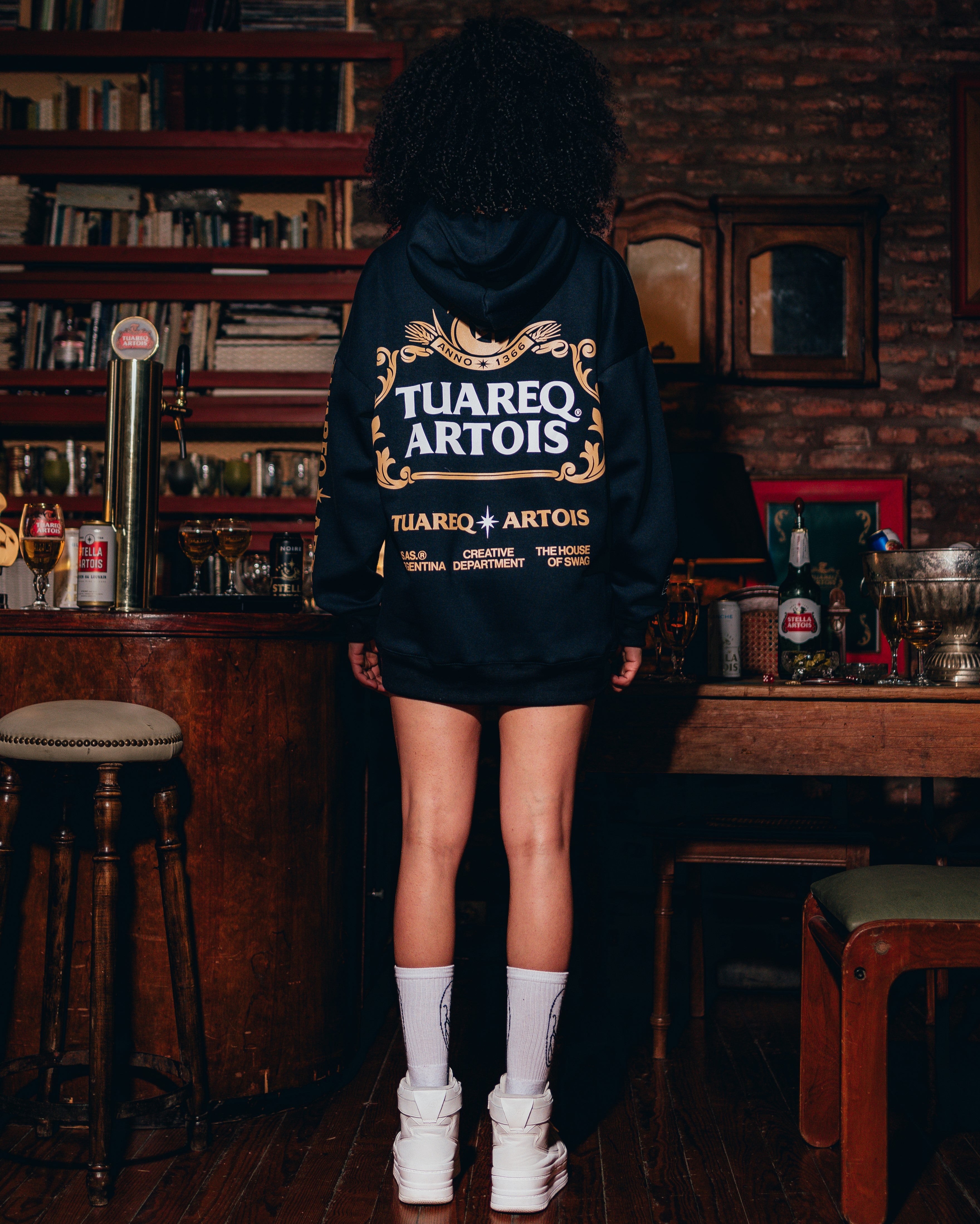 HOODIE PESADO [ STELLA ARTOIS ] BLACK & GOLD