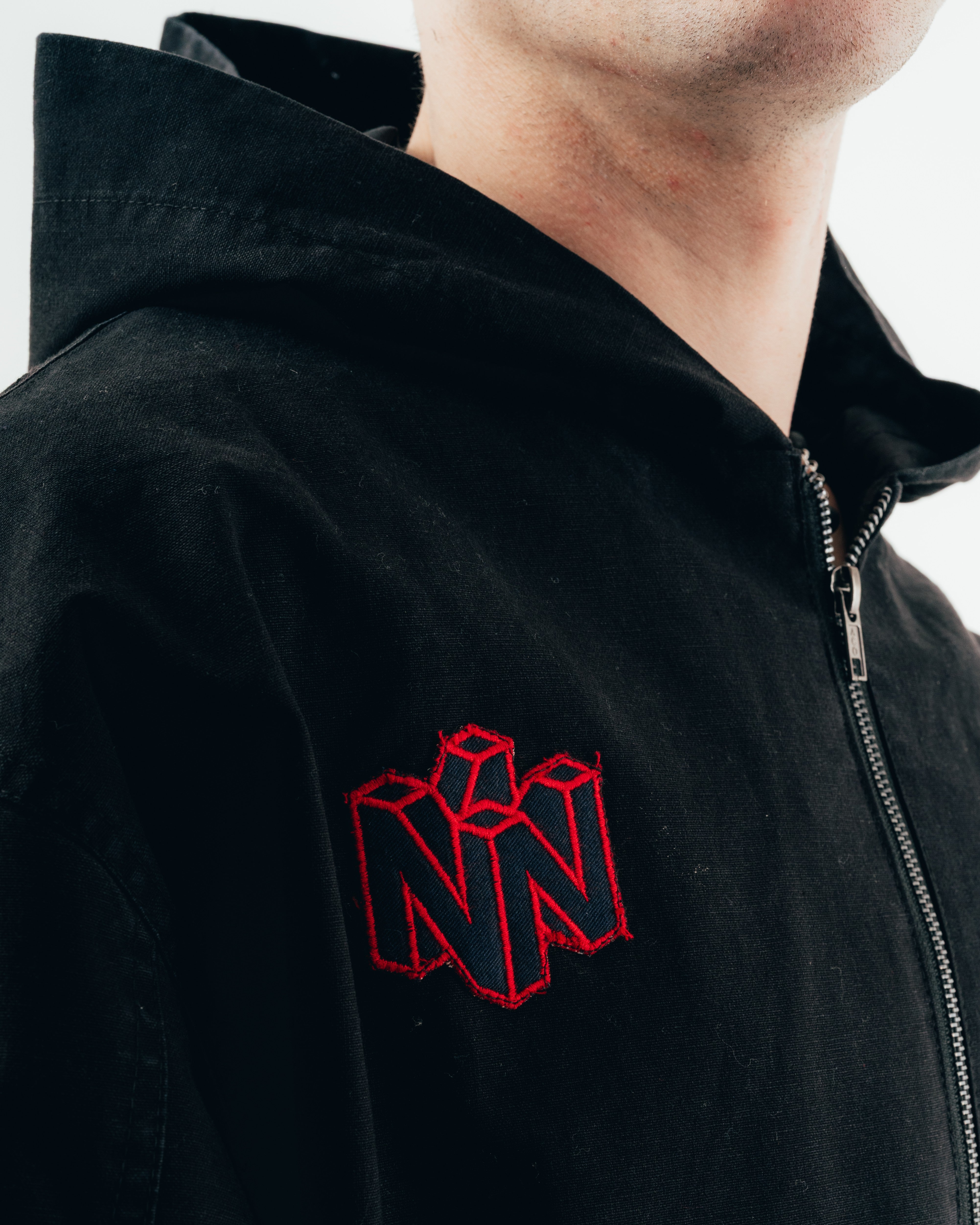 CAMPERA DEPORTIVA [ NINTENDO ] LOGO BLACK