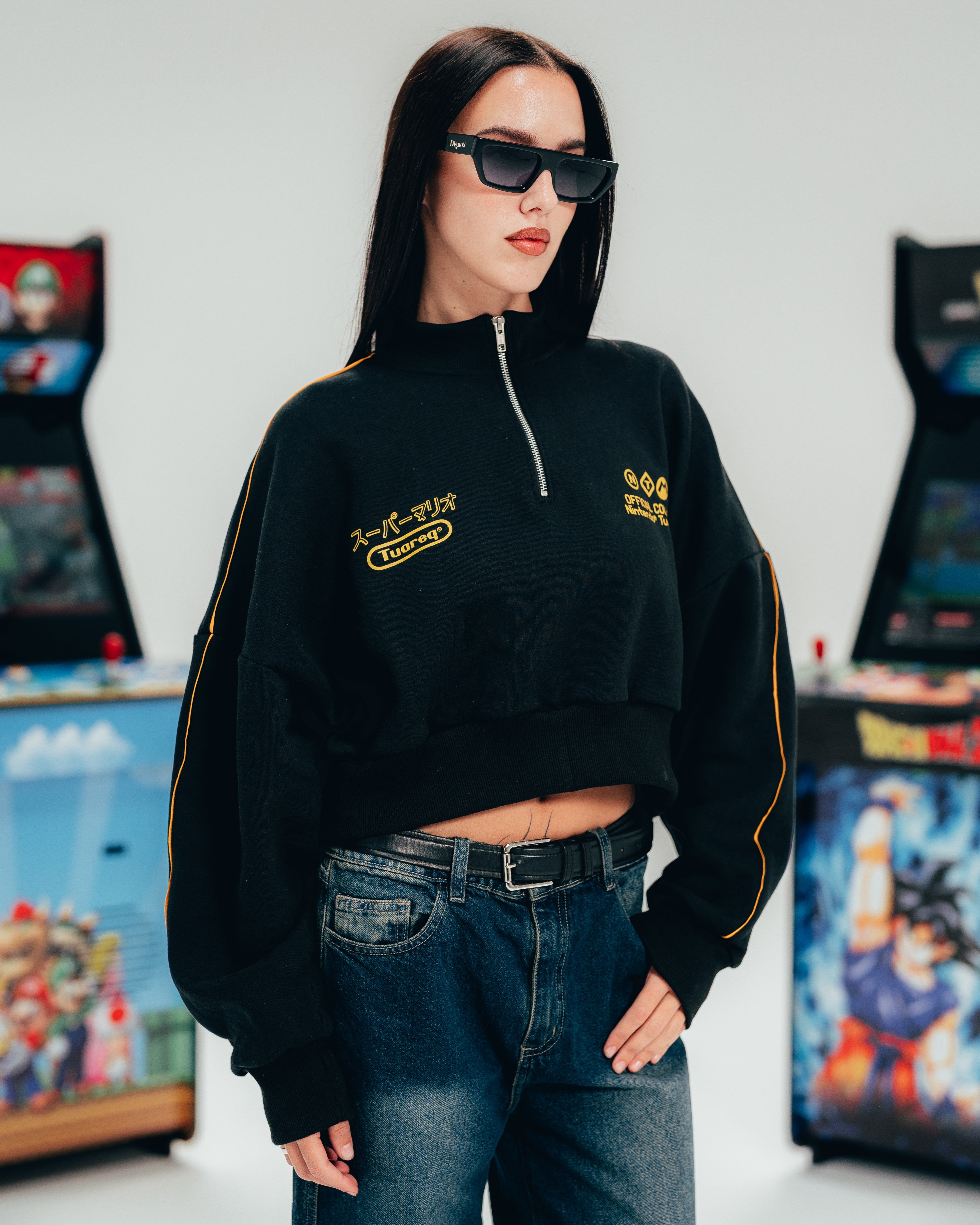 BUZO CROP  [ NINTENDO ] FEMME BLACK