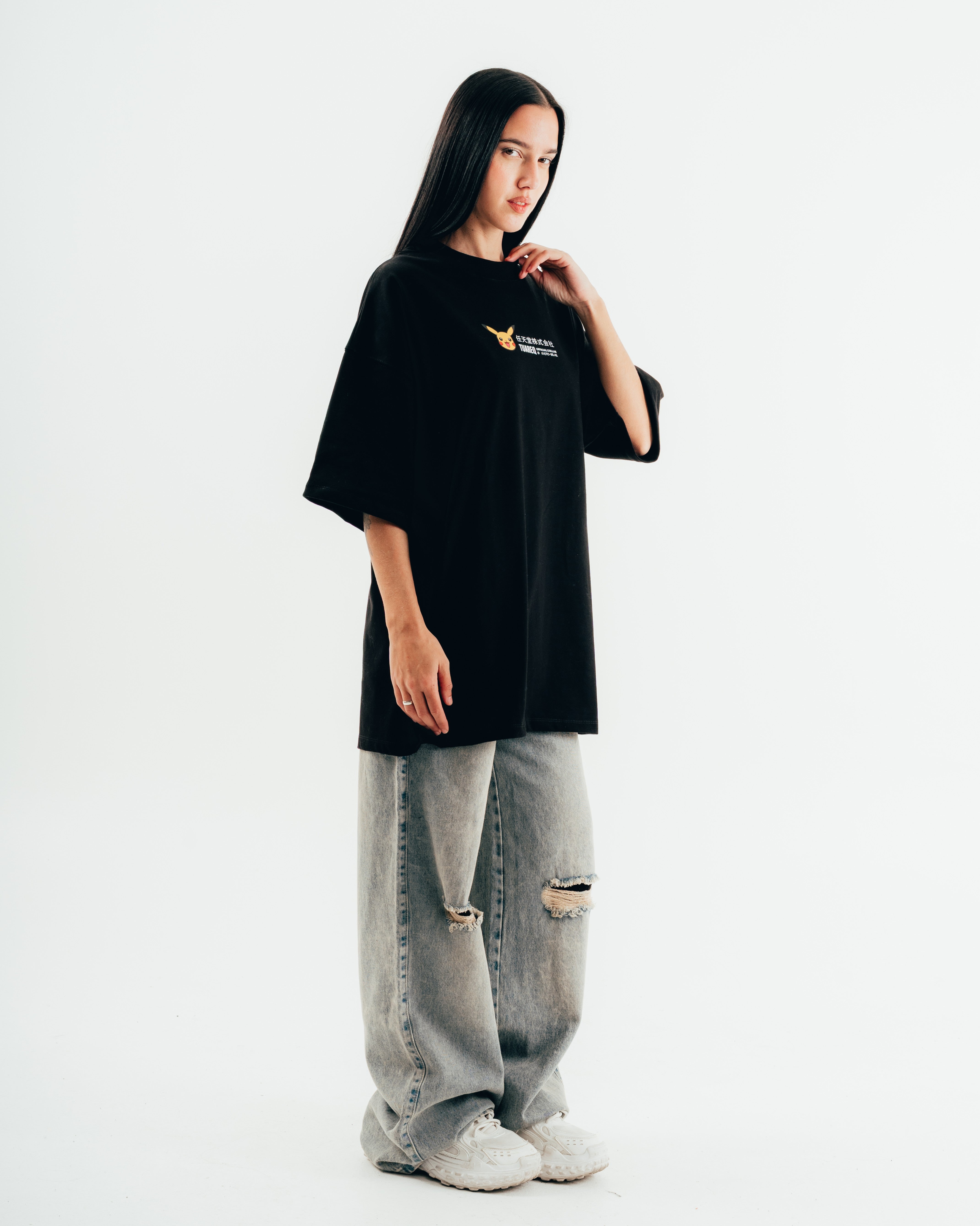 REMERA OVERSIZED [ NINTENDO ] PIKACHU BLACK