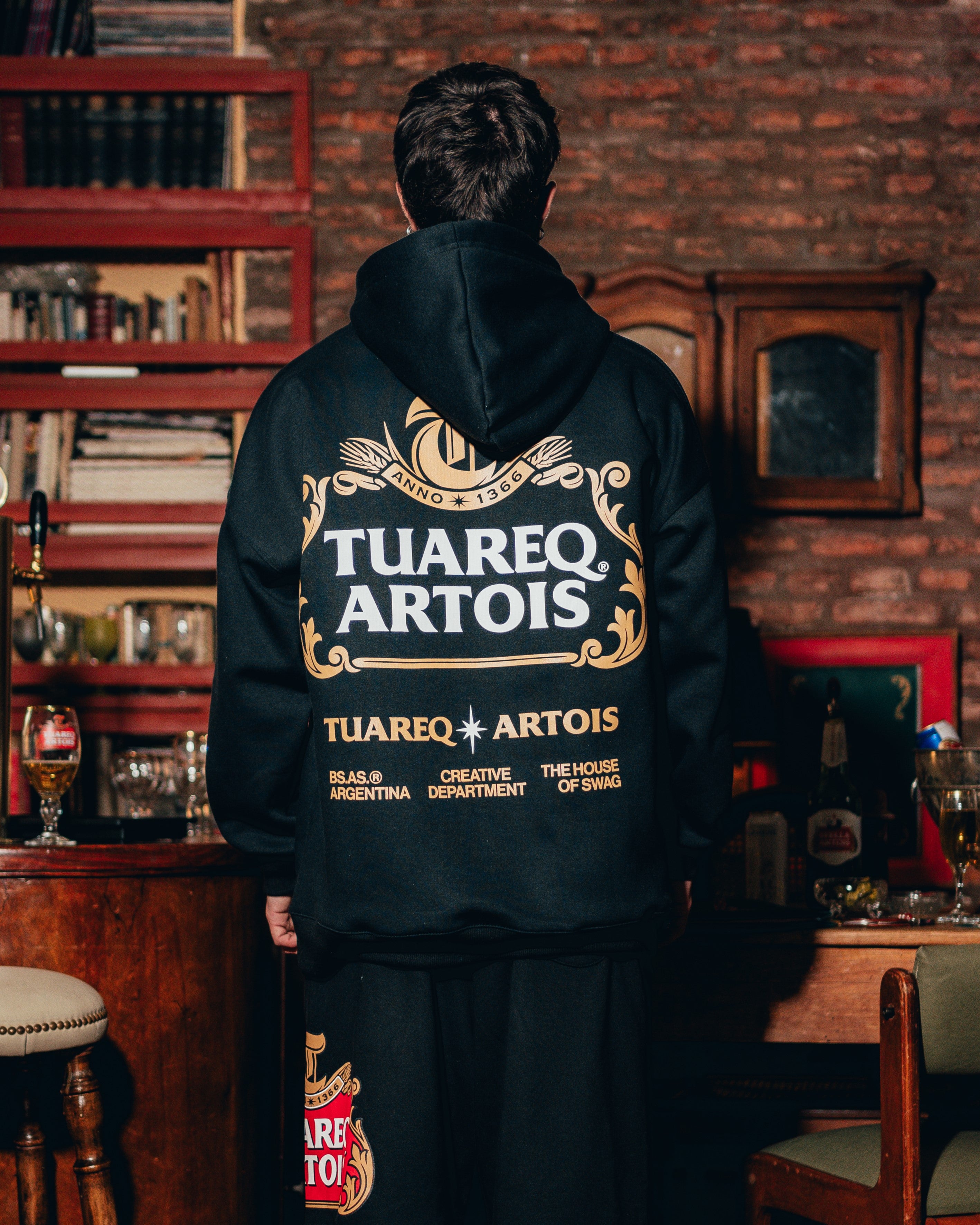 HOODIE PESADO [ STELLA ARTOIS ] BLACK & GOLD