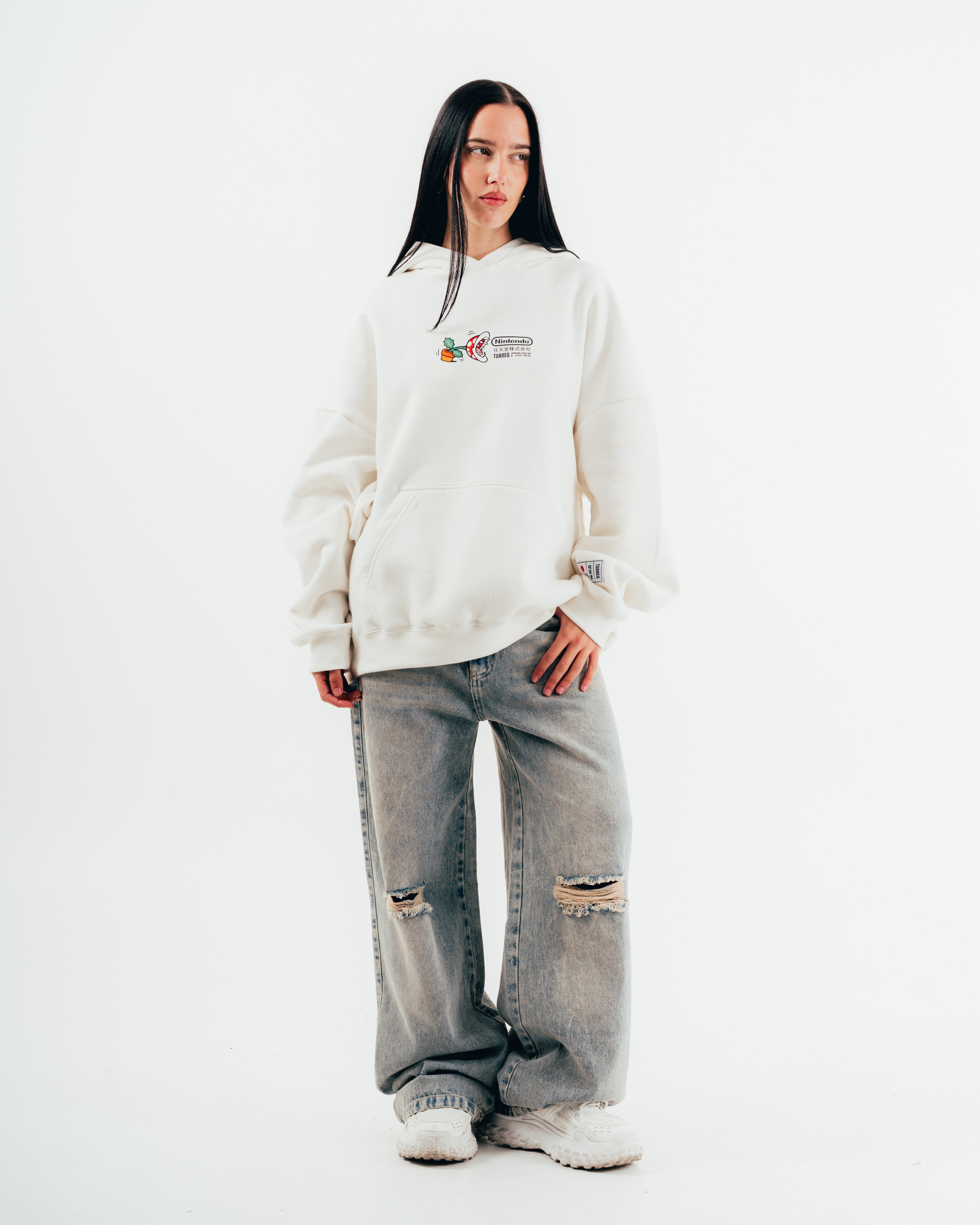 HOODIE [ NINTENDO ] PLANTA PIRAÑA CRUDO