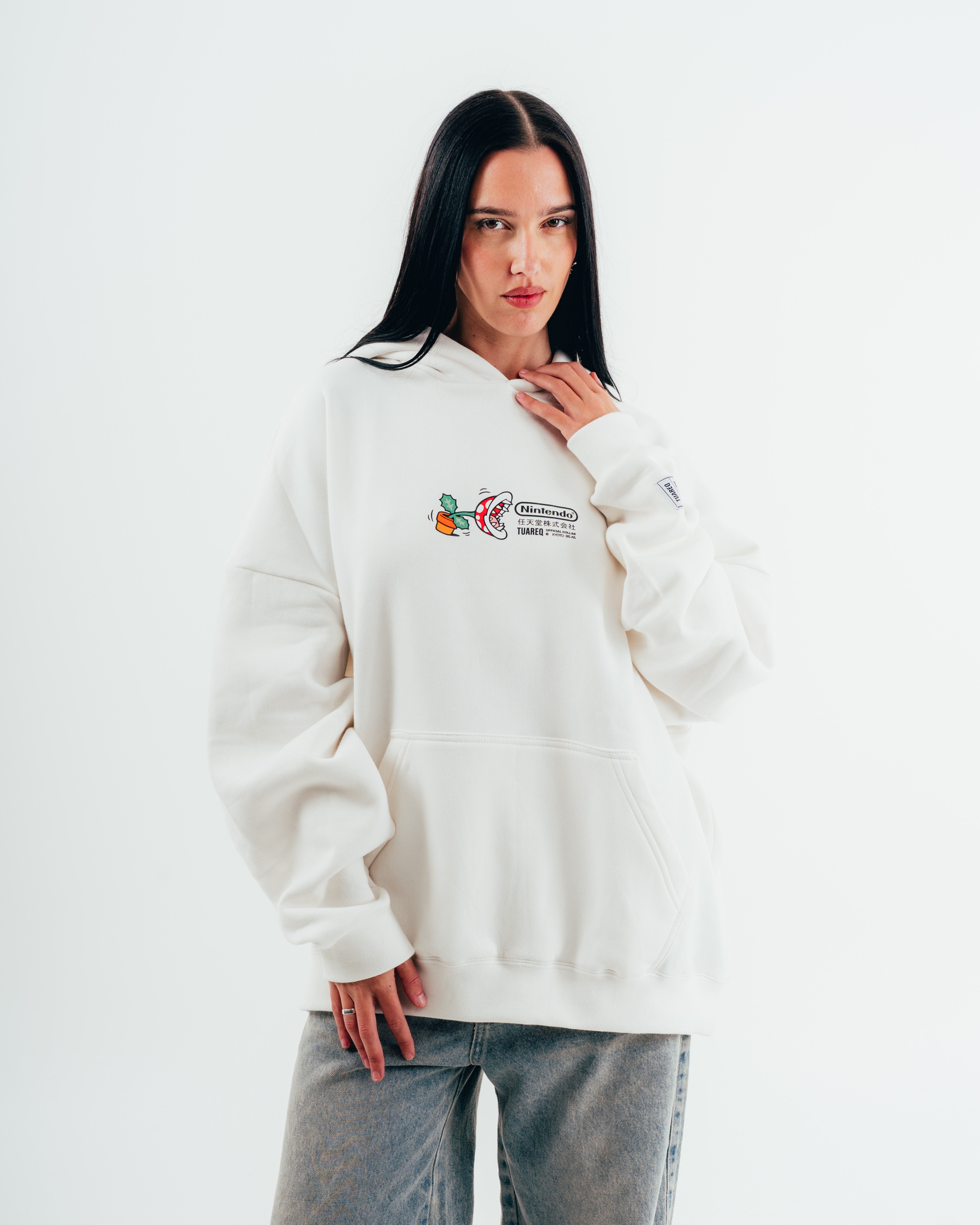 HOODIE [ NINTENDO ] PLANTA PIRAÑA CRUDO