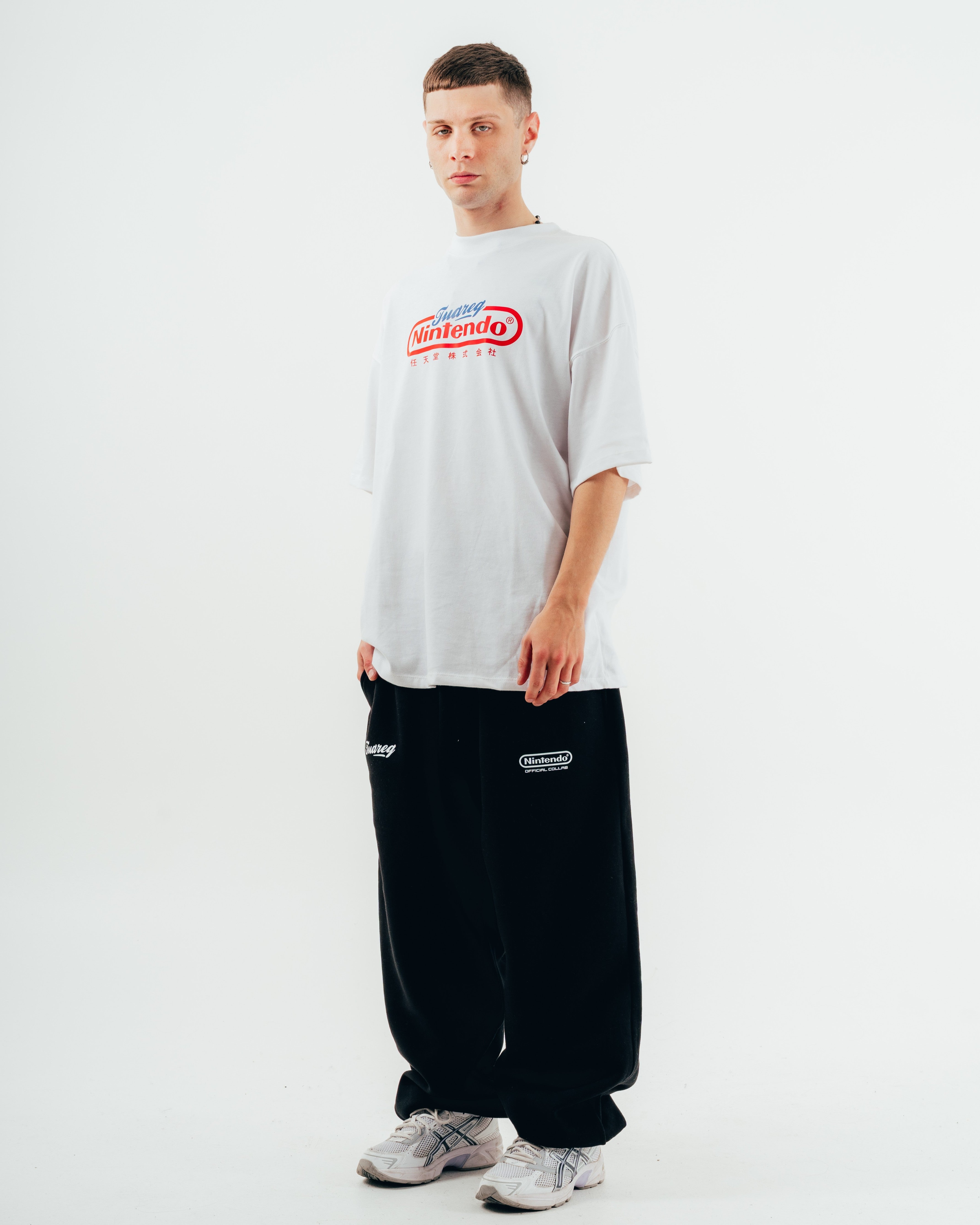 JOGGER FRIZADO [ NINTENDO ] CLUB BLACK