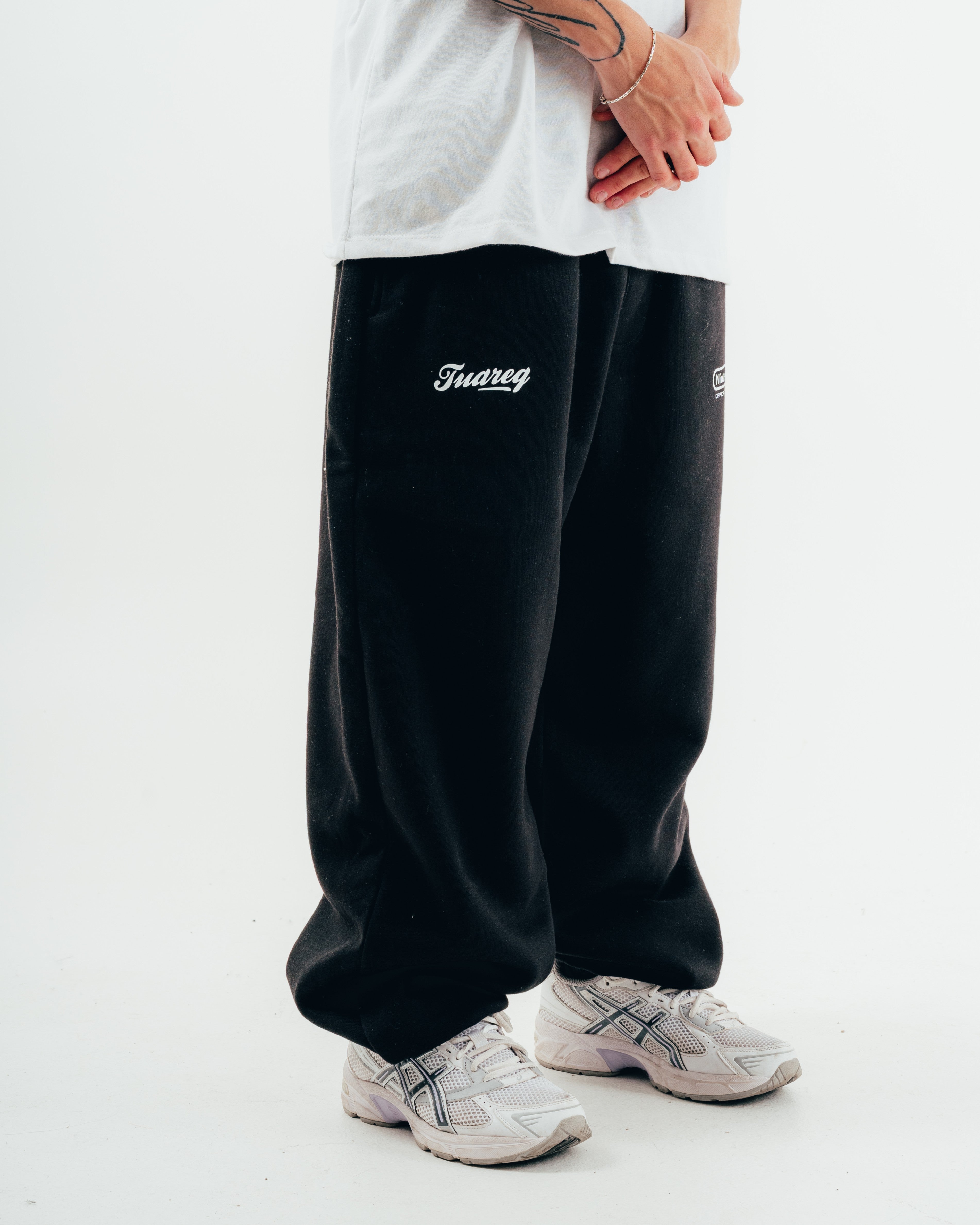 JOGGER FRIZADO [ NINTENDO ] CLUB BLACK