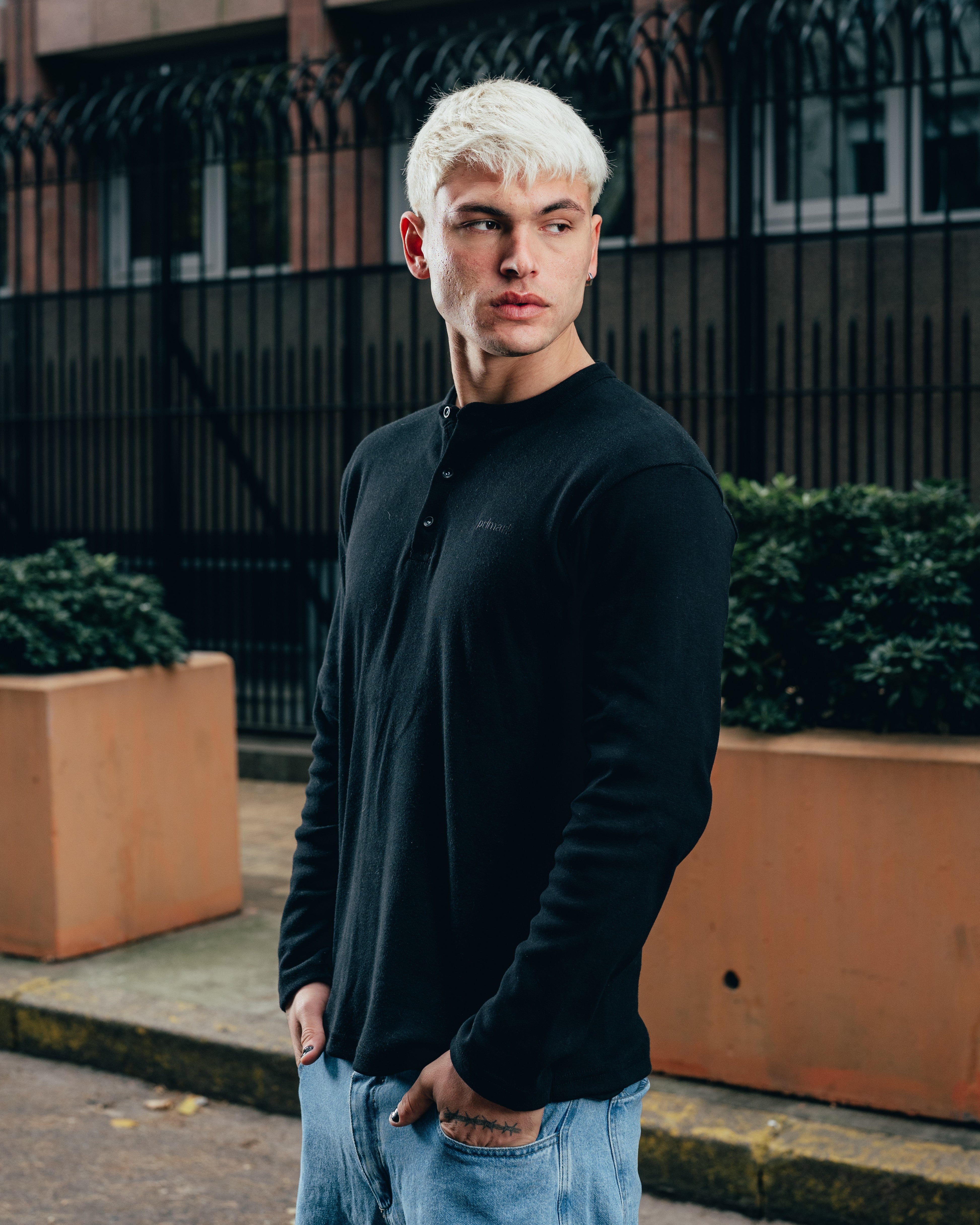 REMERA HENLEY MANGA LARGA [ PRIMARI ] BLACK