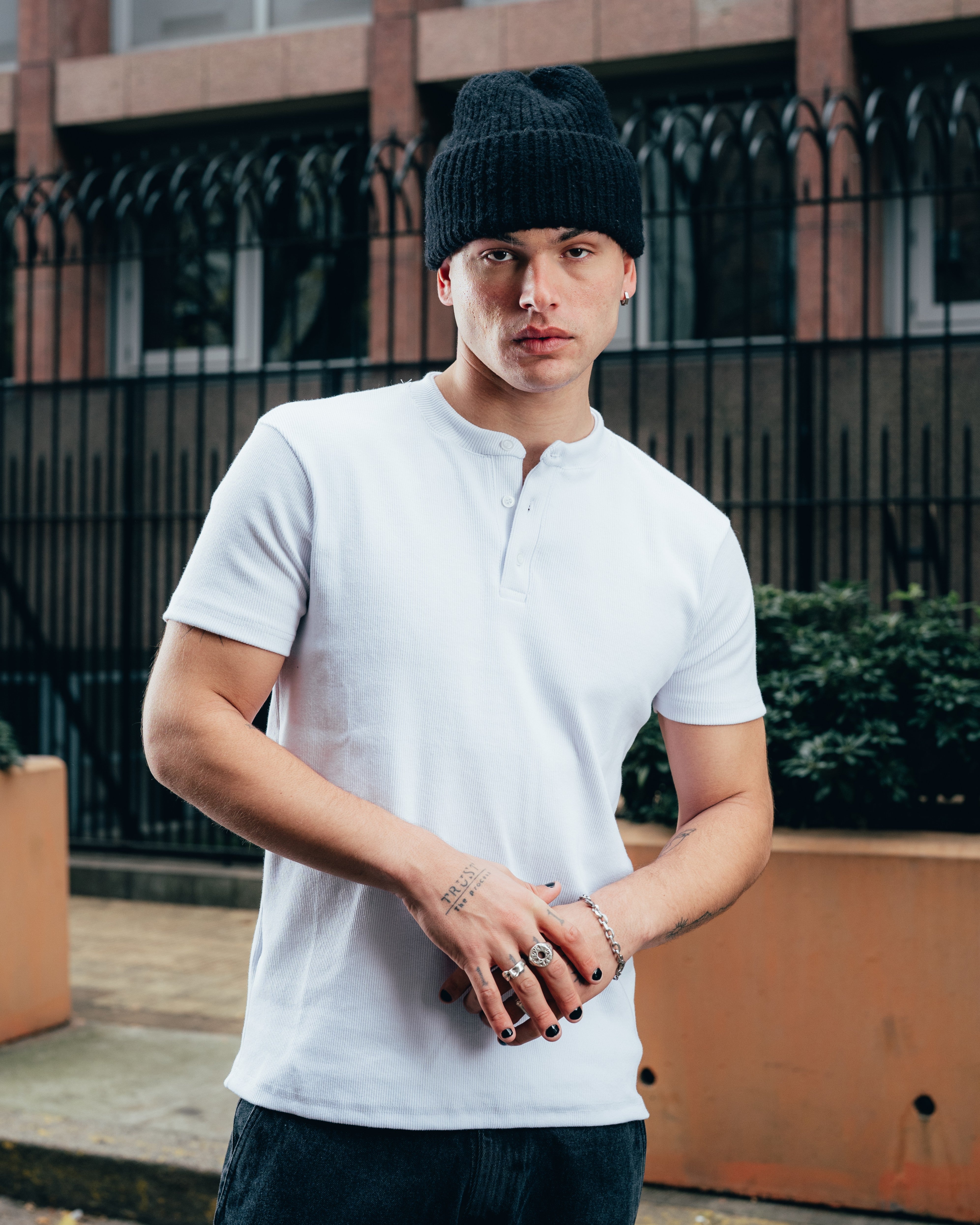 REMERA HENLEY [ PRIMARI ] WHITE