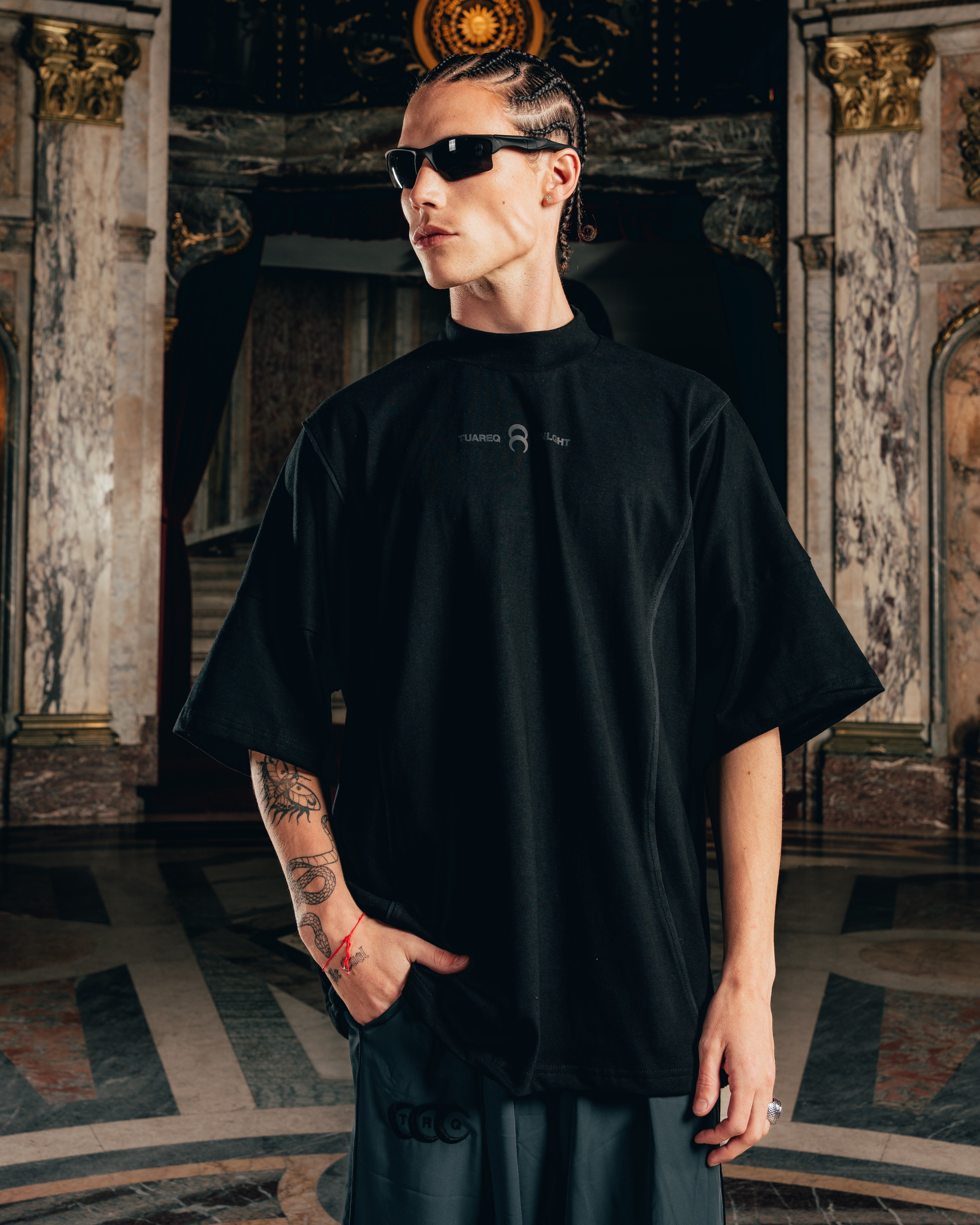 REMERA OVERSIZED [ RELIEVE ] 2BLE BLACK