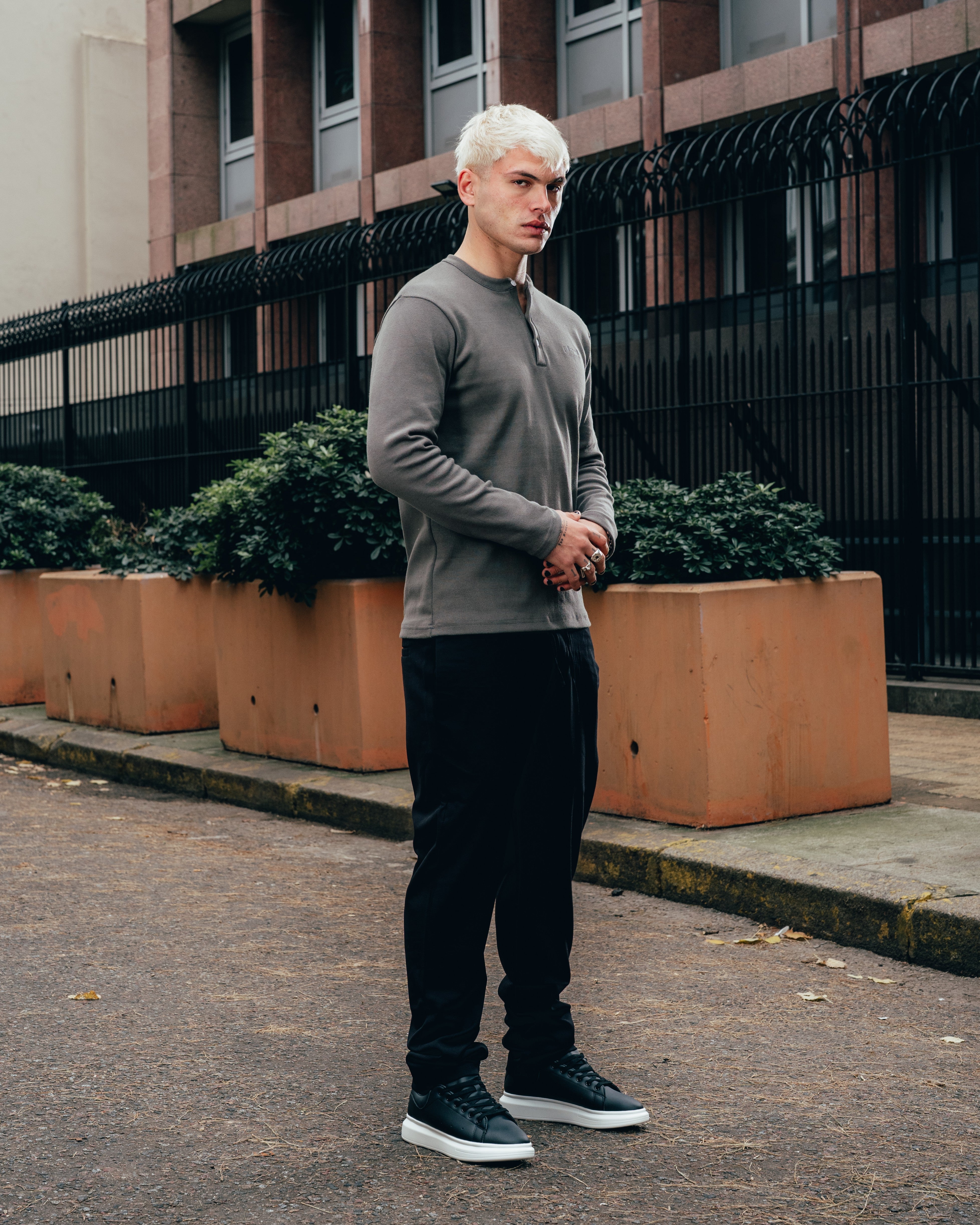 REMERA HENLEY MANGA LARGA [ PRIMARI ] GREY