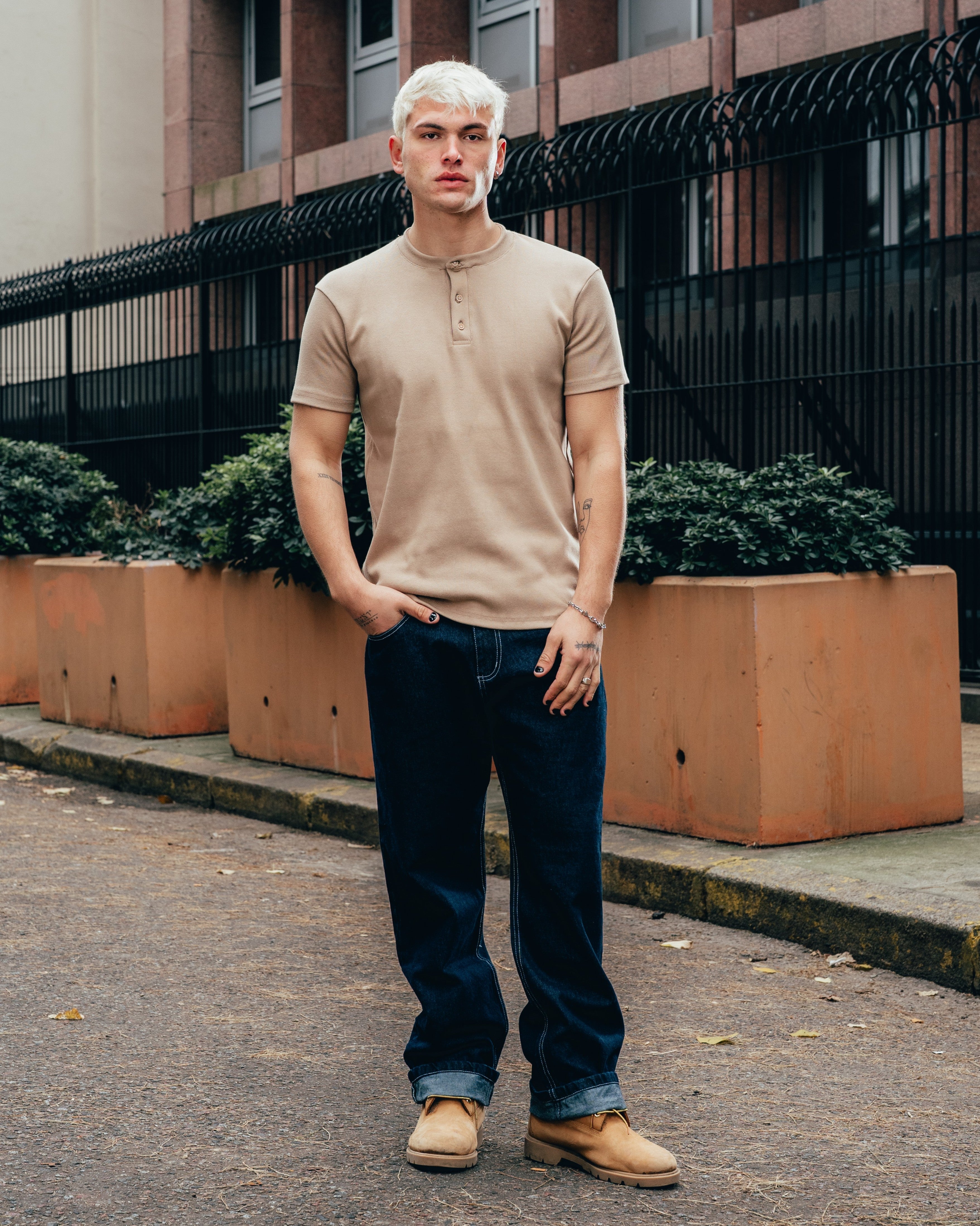 REMERA HENLEY [ PRIMARI ] BROWN