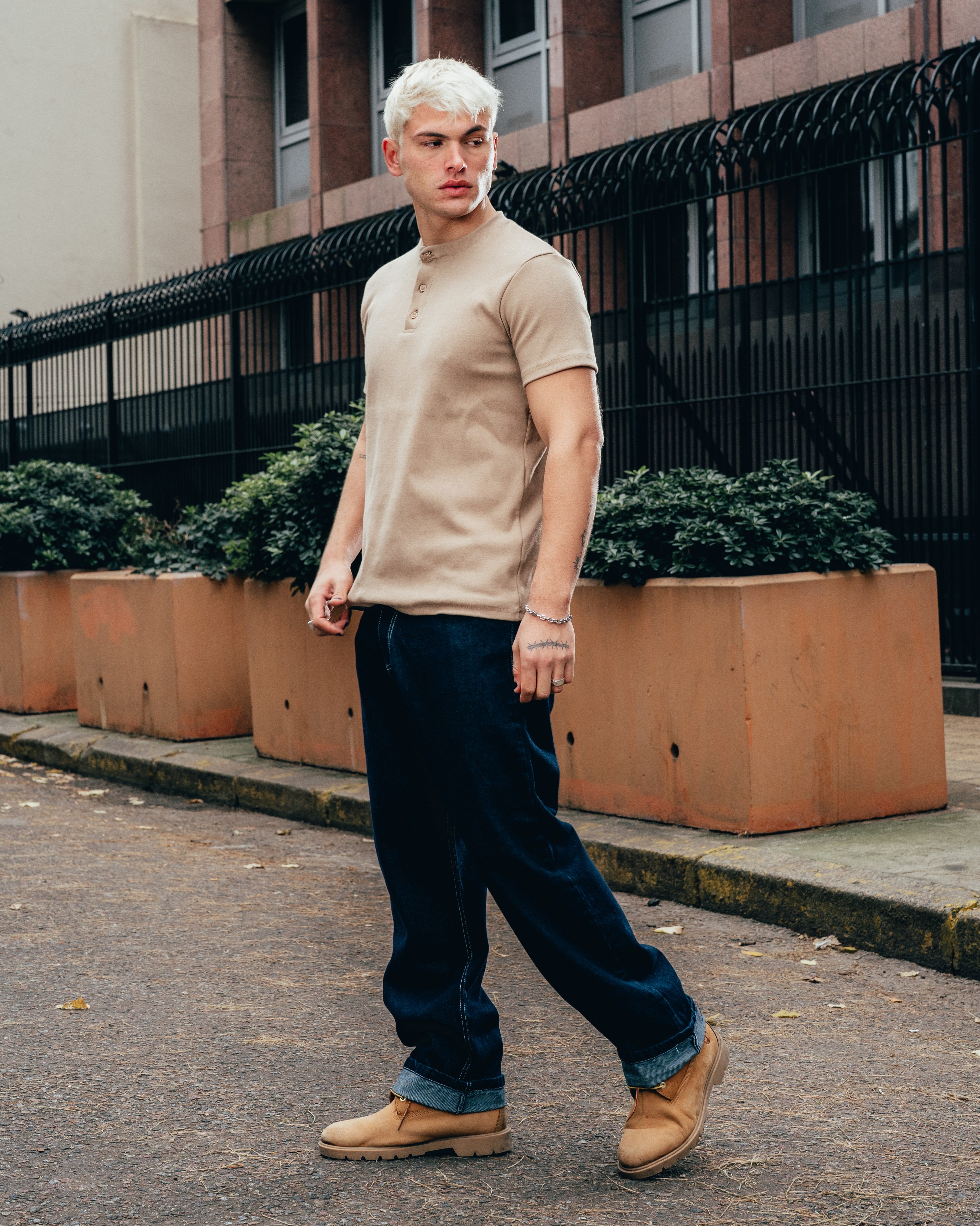 REMERA HENLEY [ PRIMARI ] BROWN