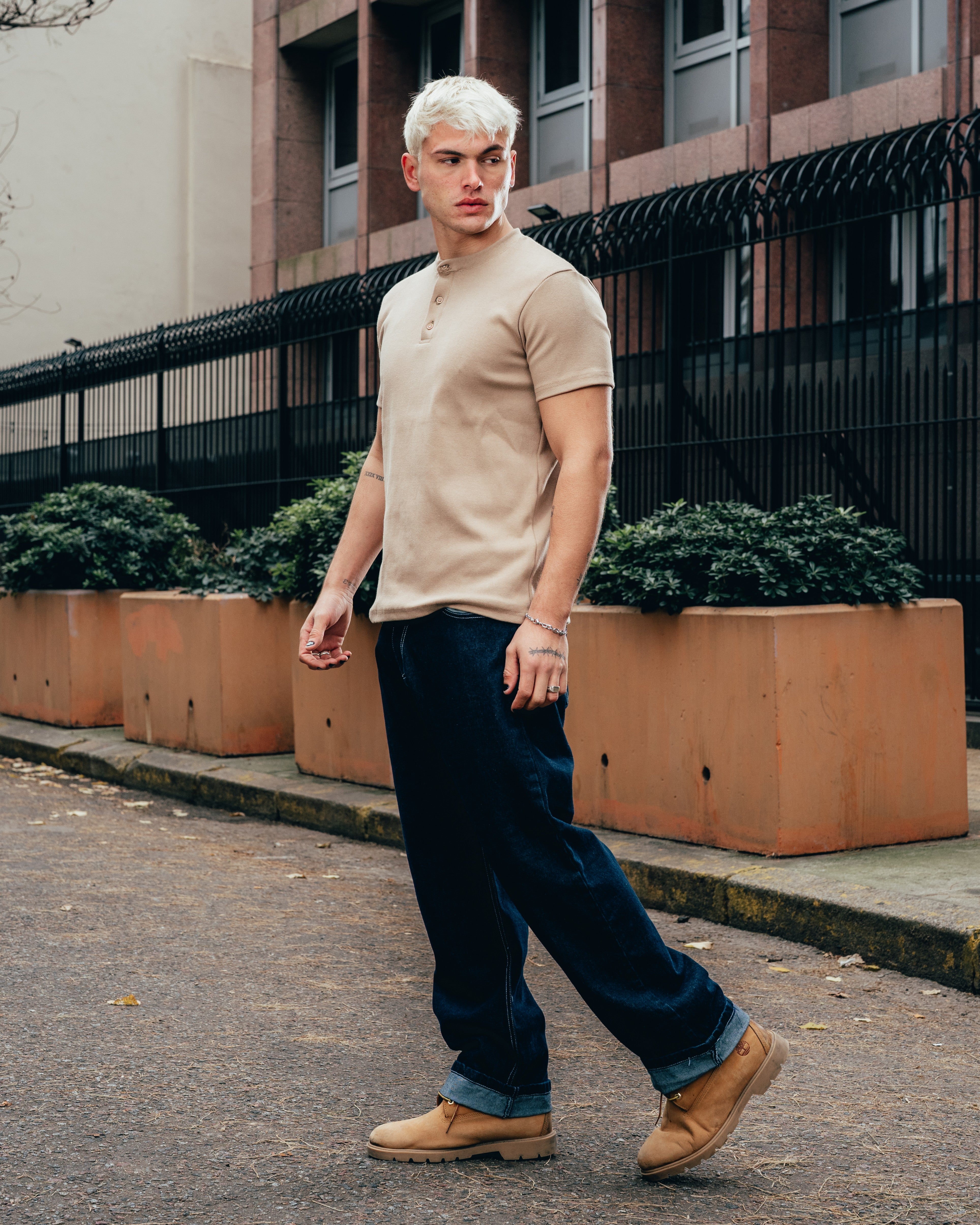 REMERA HENLEY [ PRIMARI ] BROWN