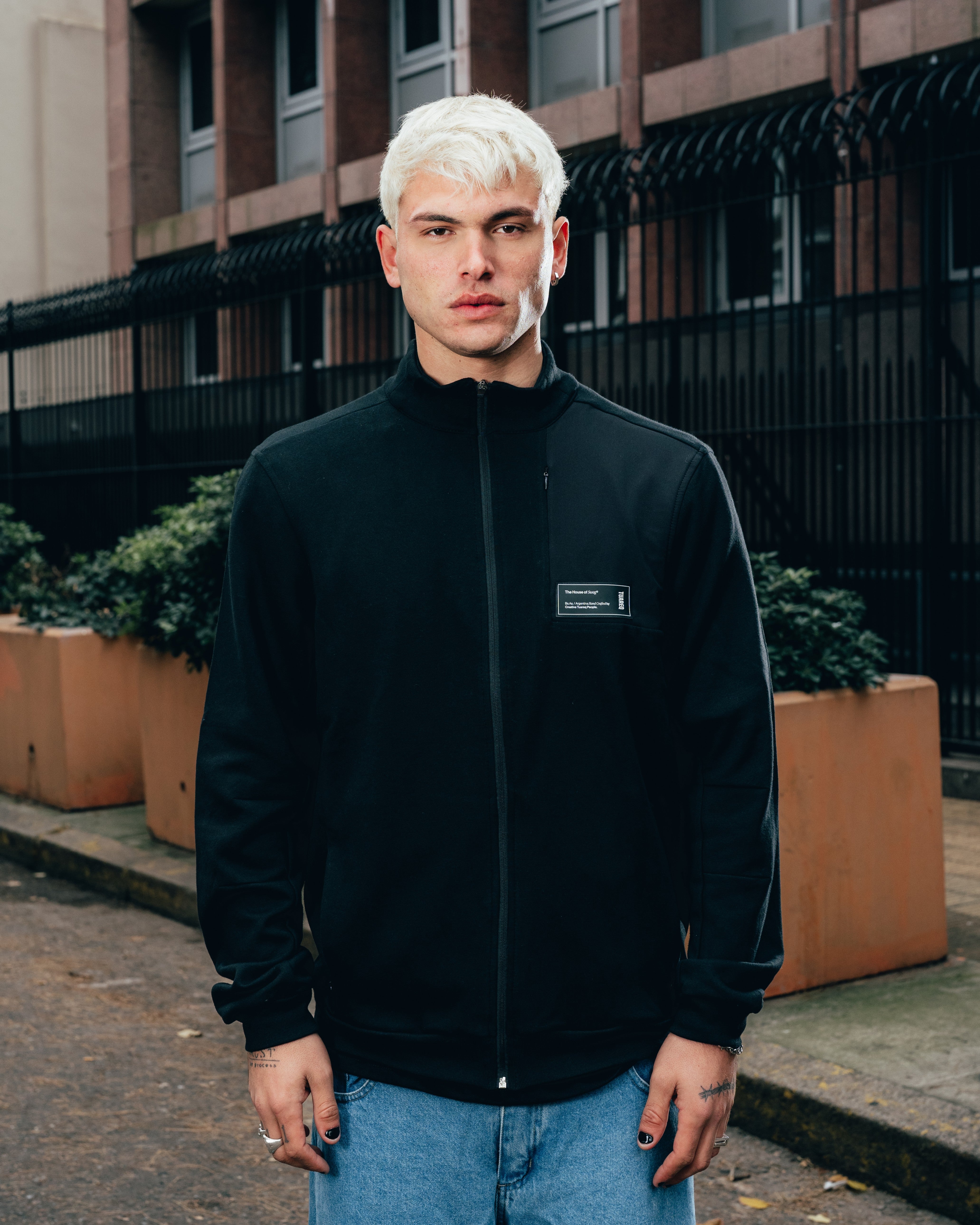 CAMPERA DEPORTIVA [ PRIMARI ] BLACK