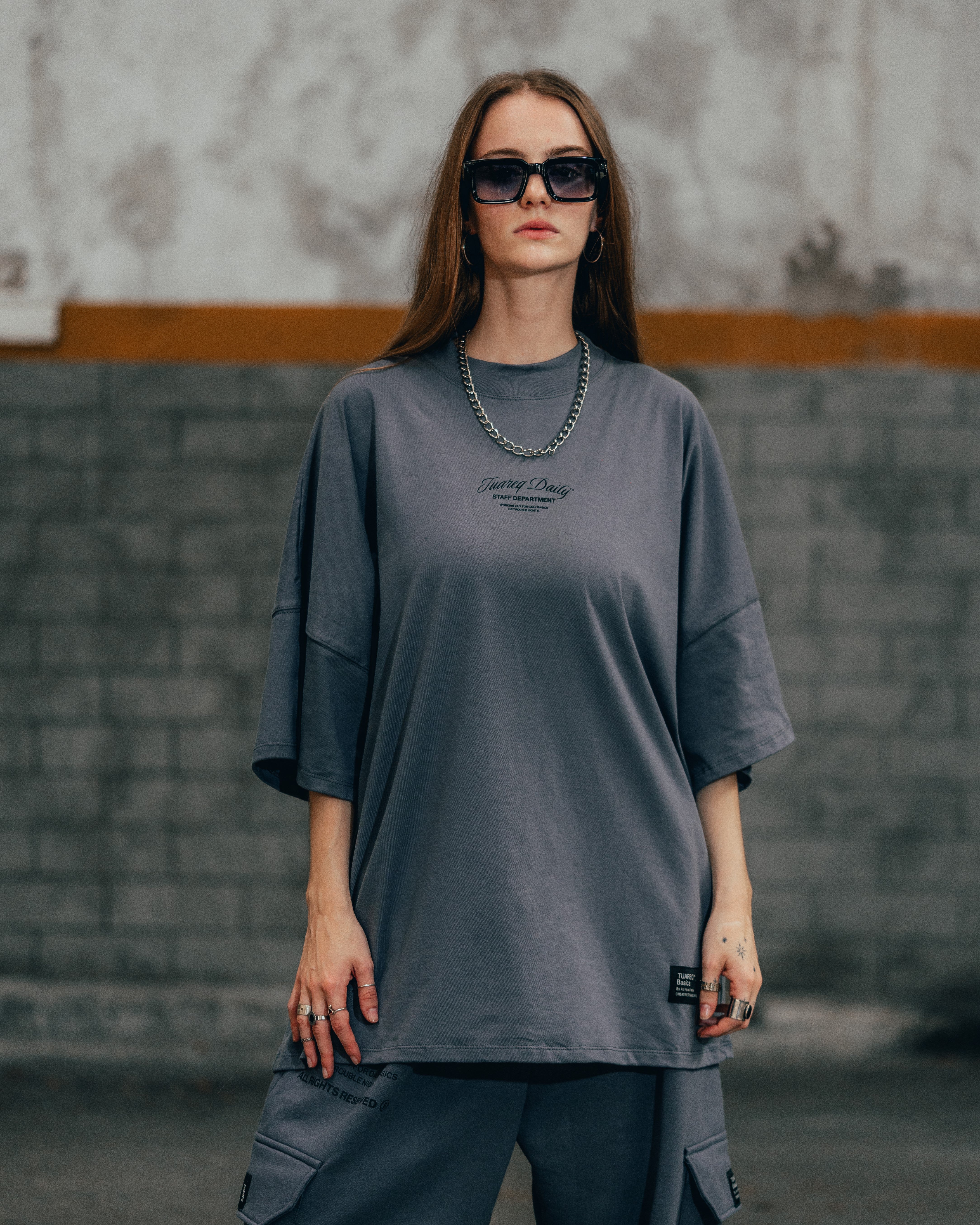 REMERA SEMIBOXY [ DAILY ] GRIS