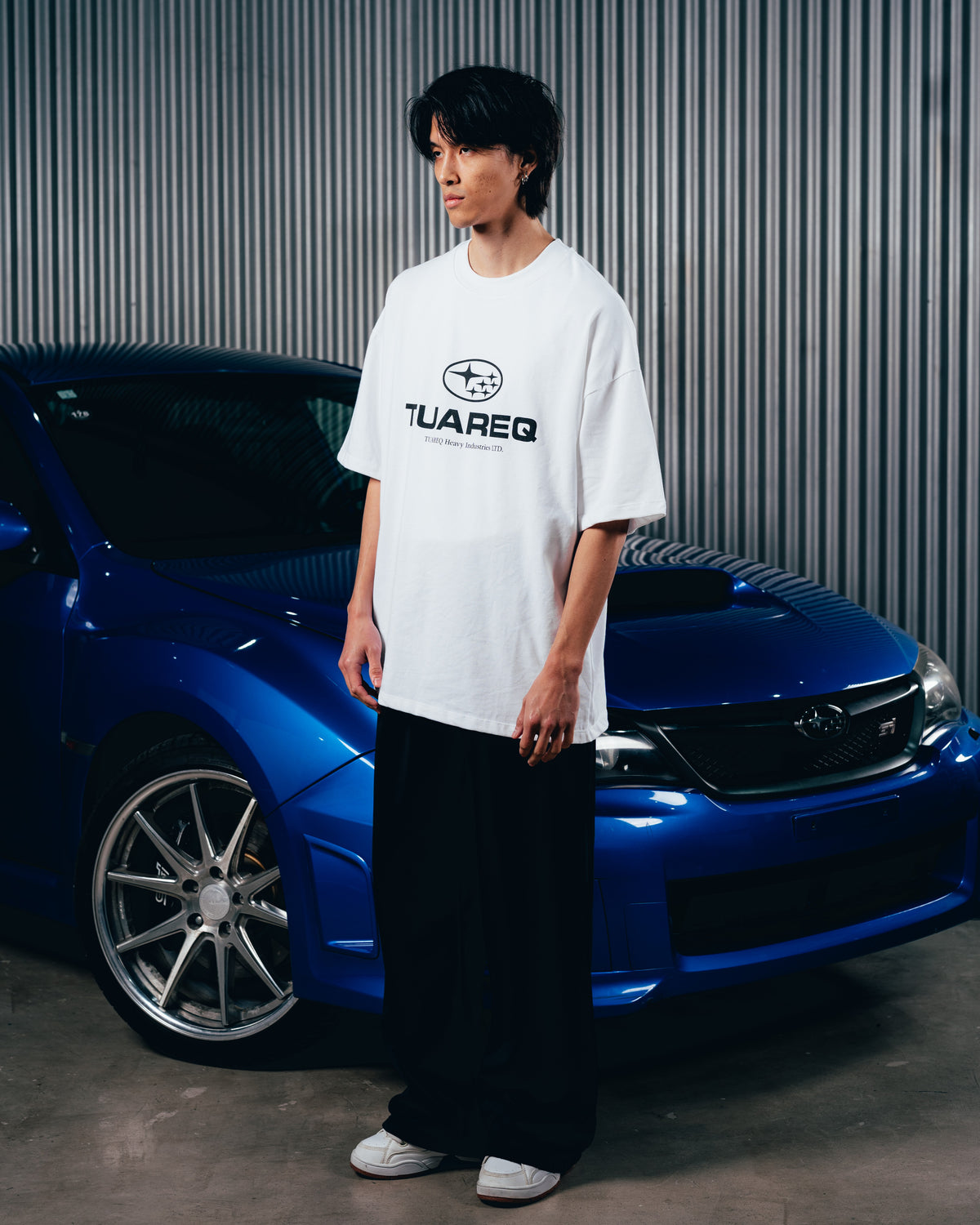 REMERA OVERSIZED [ SUBARU ] LOGO WHITE