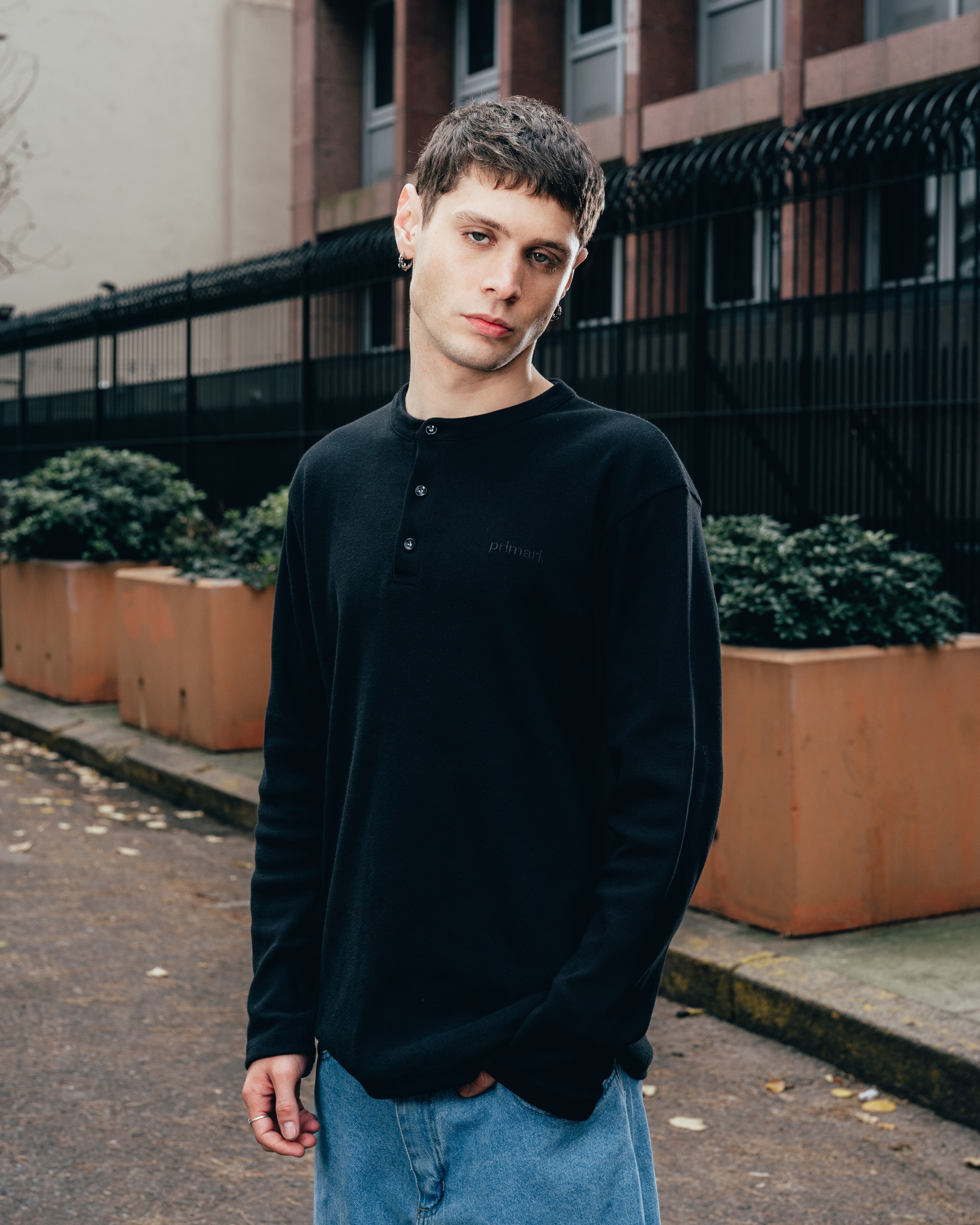 REMERA HENLEY MANGA LARGA [ PRIMARI ] BLACK