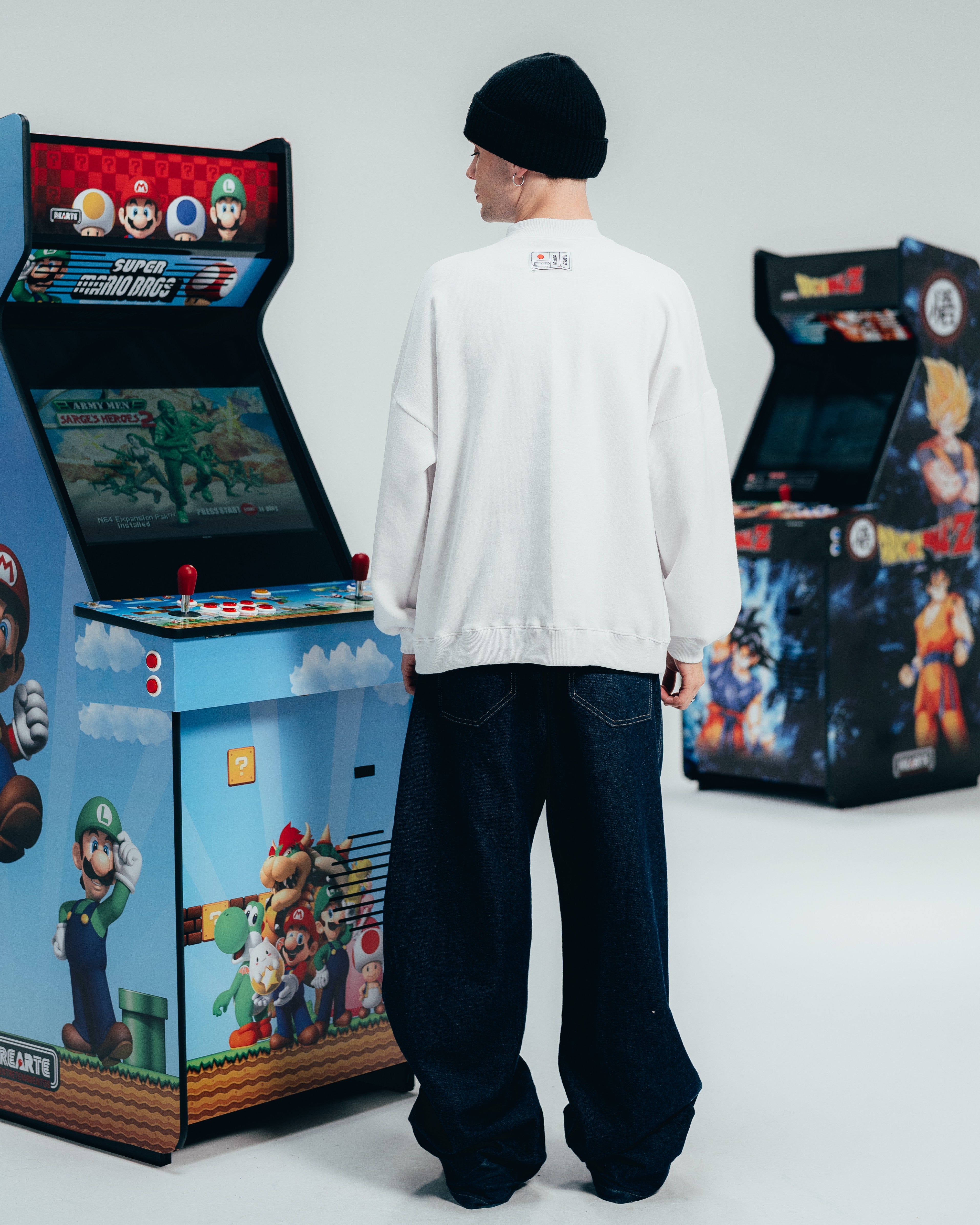 CREWNECK [ NINTENDO ] KIRBY WHITE