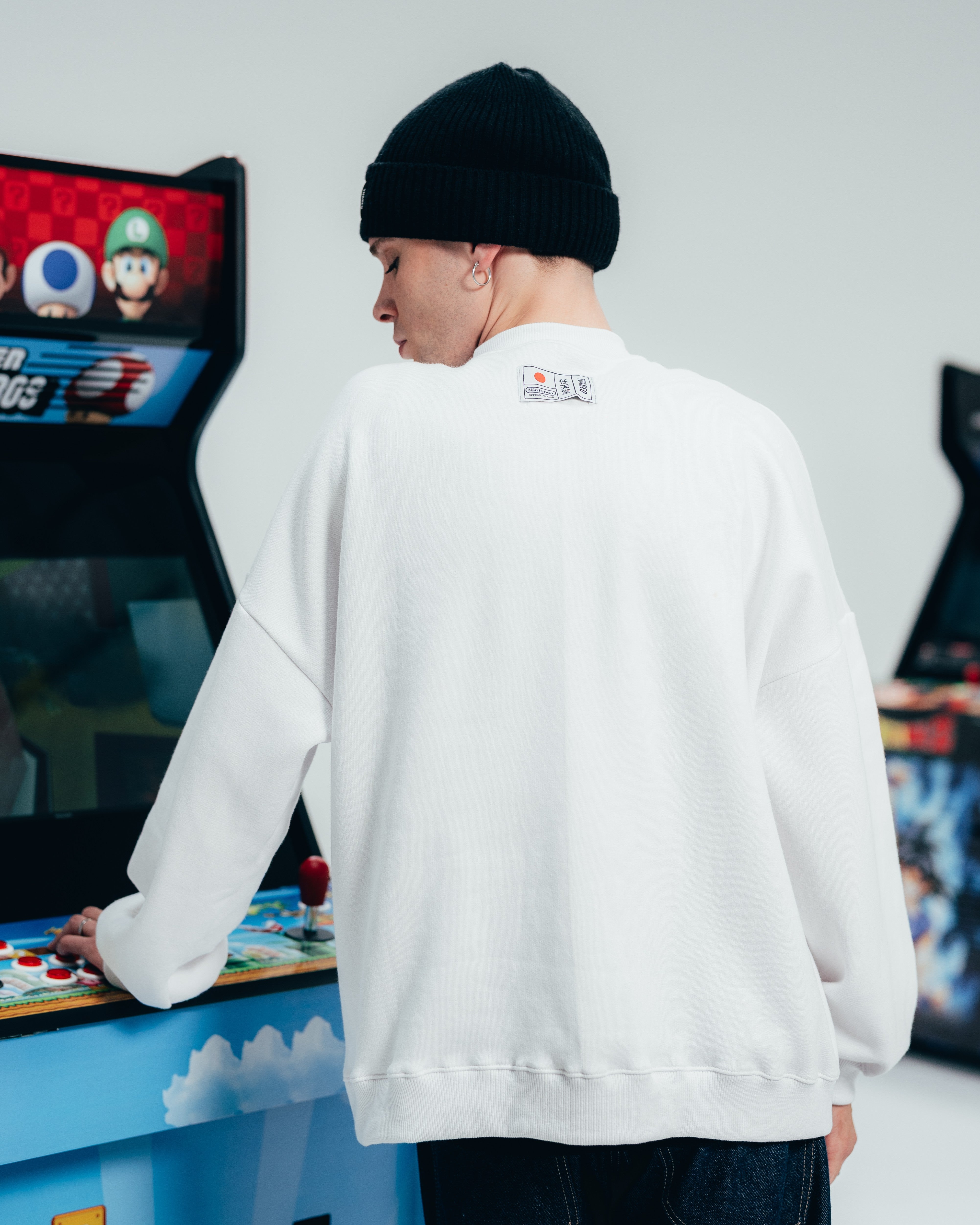 CREWNECK [ NINTENDO ] KIRBY WHITE
