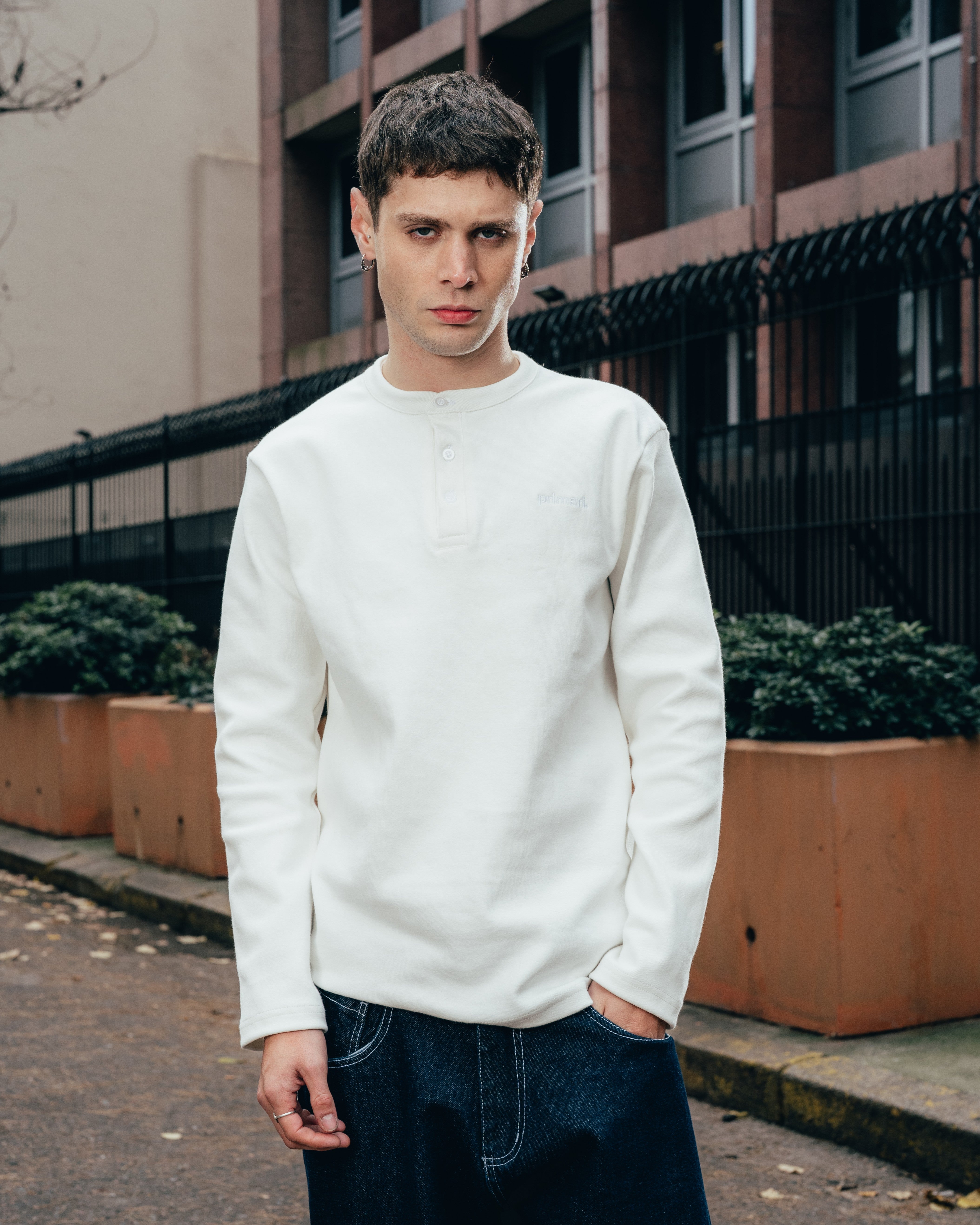 REMERA HENLEY MANGA LARGA [ PRIMARI ] WHITE