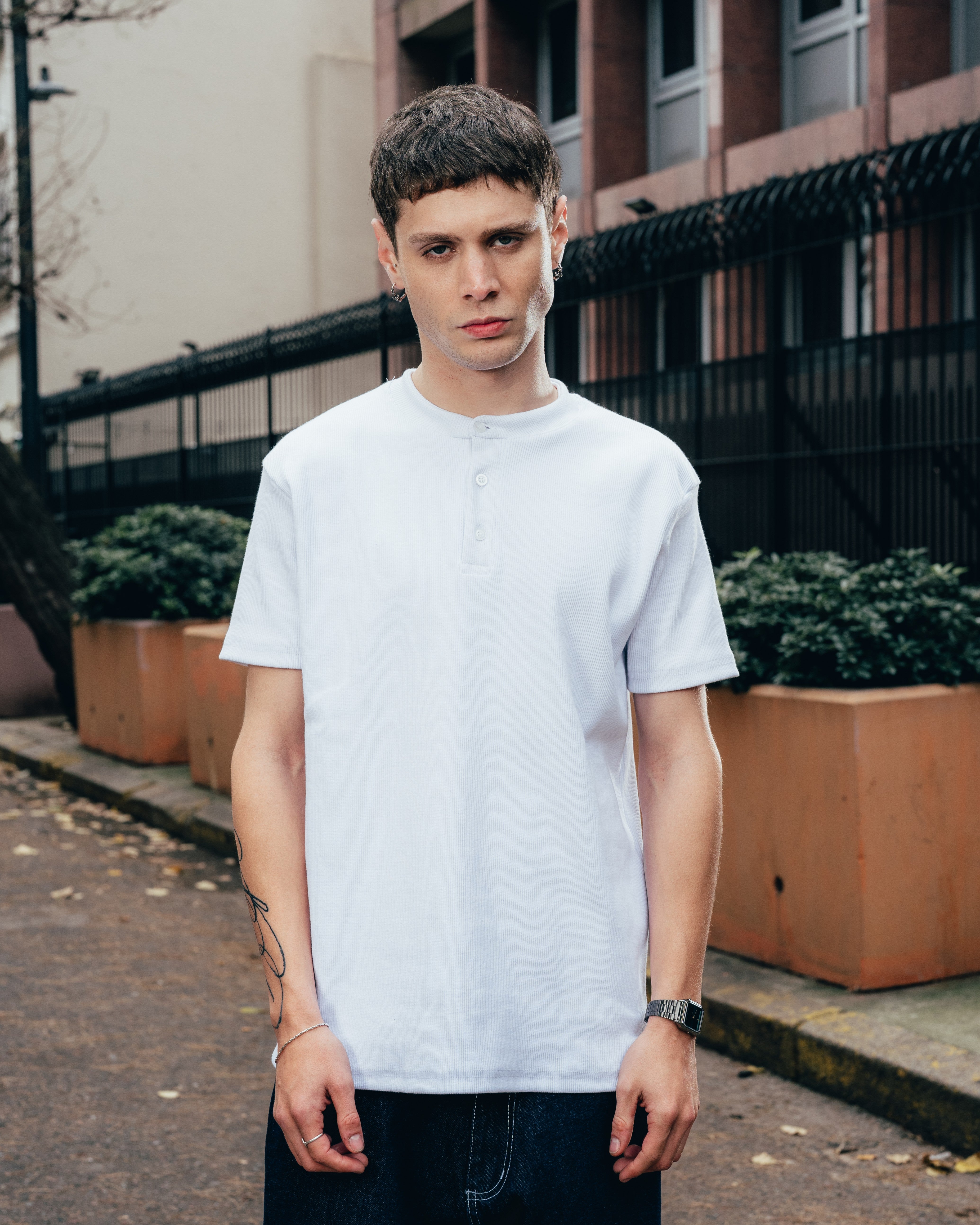REMERA HENLEY [ PRIMARI ] WHITE