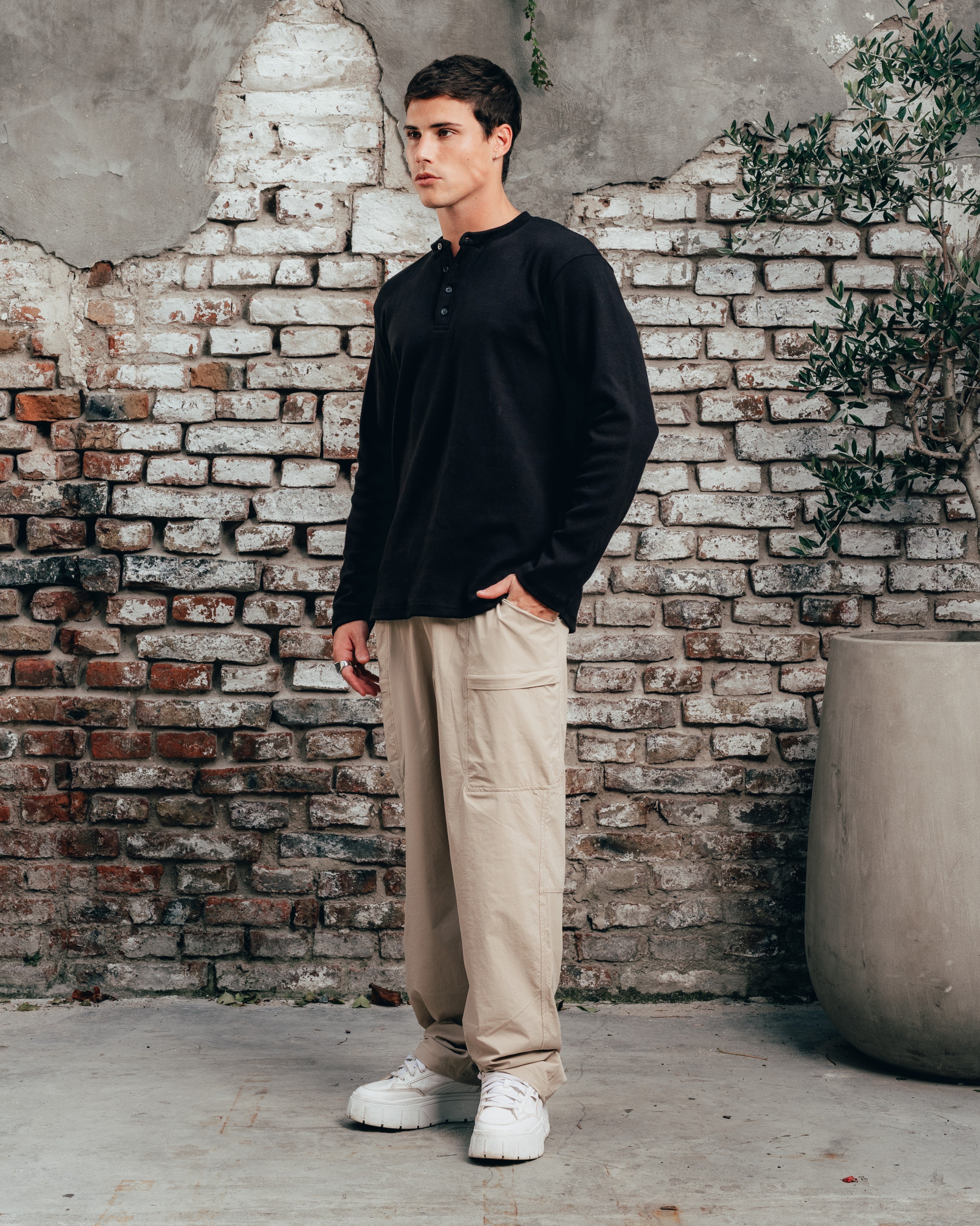 REMERA HENLEY MANGA LARGA [ PRIMARI ] BLACK