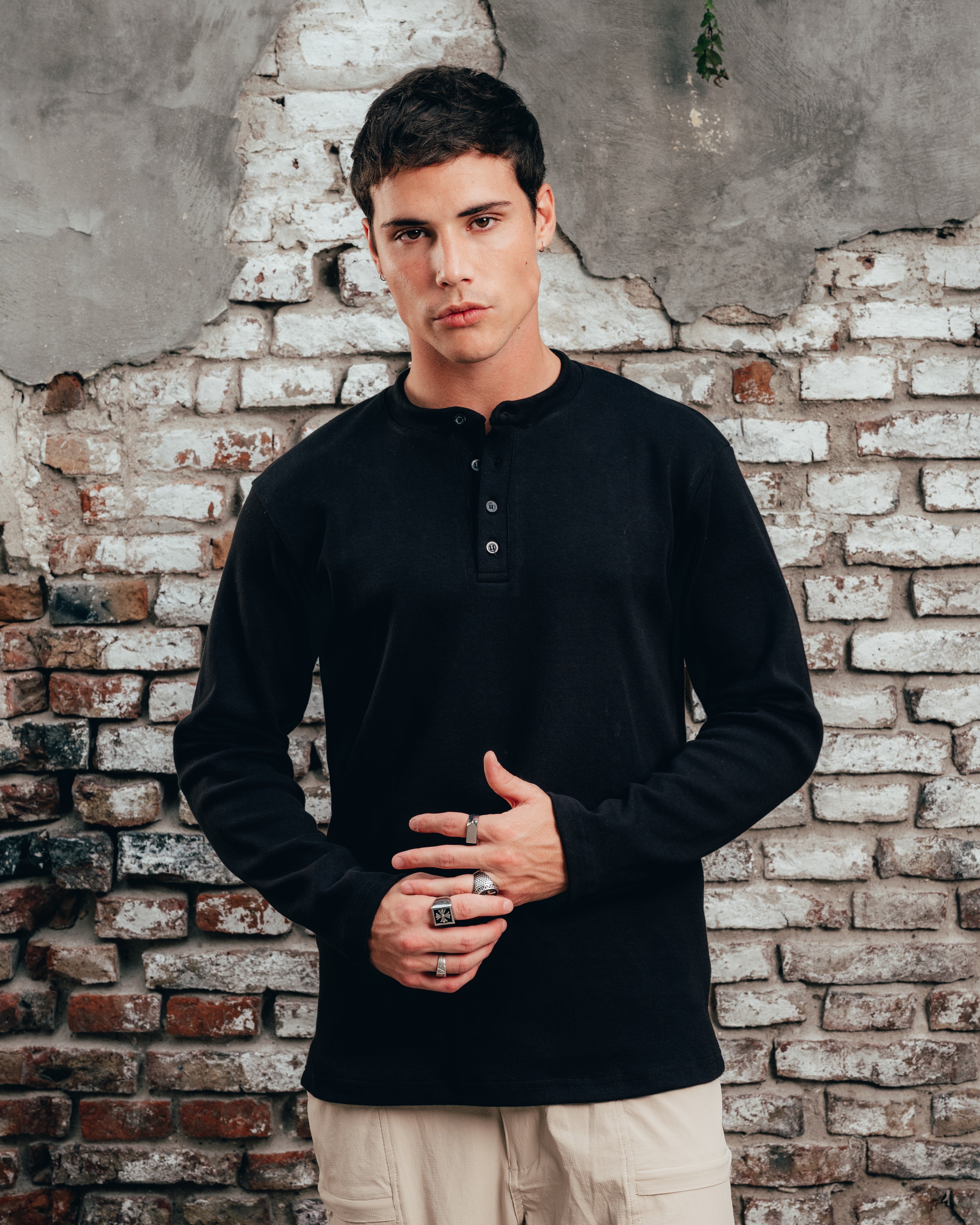 REMERA HENLEY MANGA LARGA [ PRIMARI ] BLACK