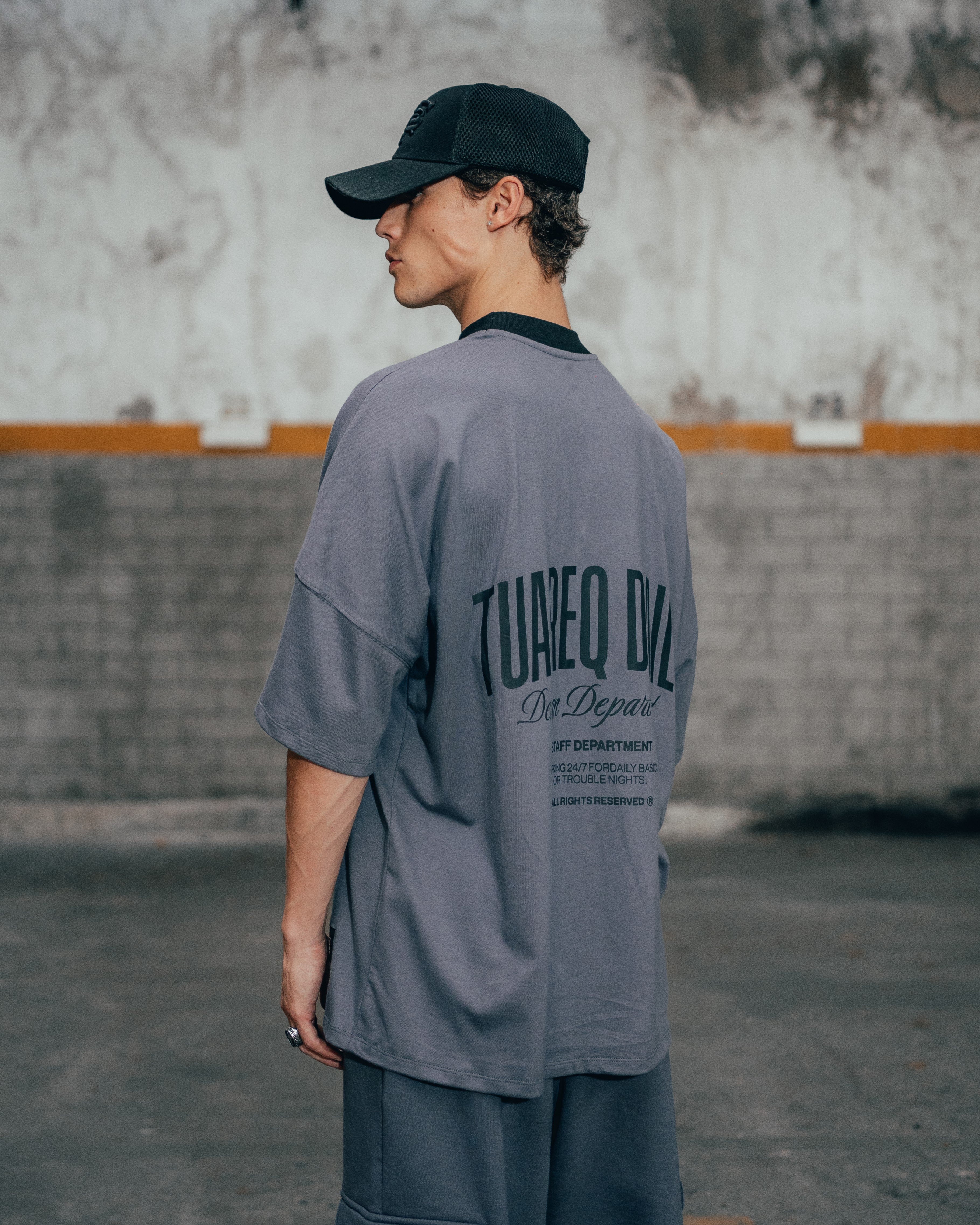 REMERA SEMIBOXY [ DAILY ] NECK