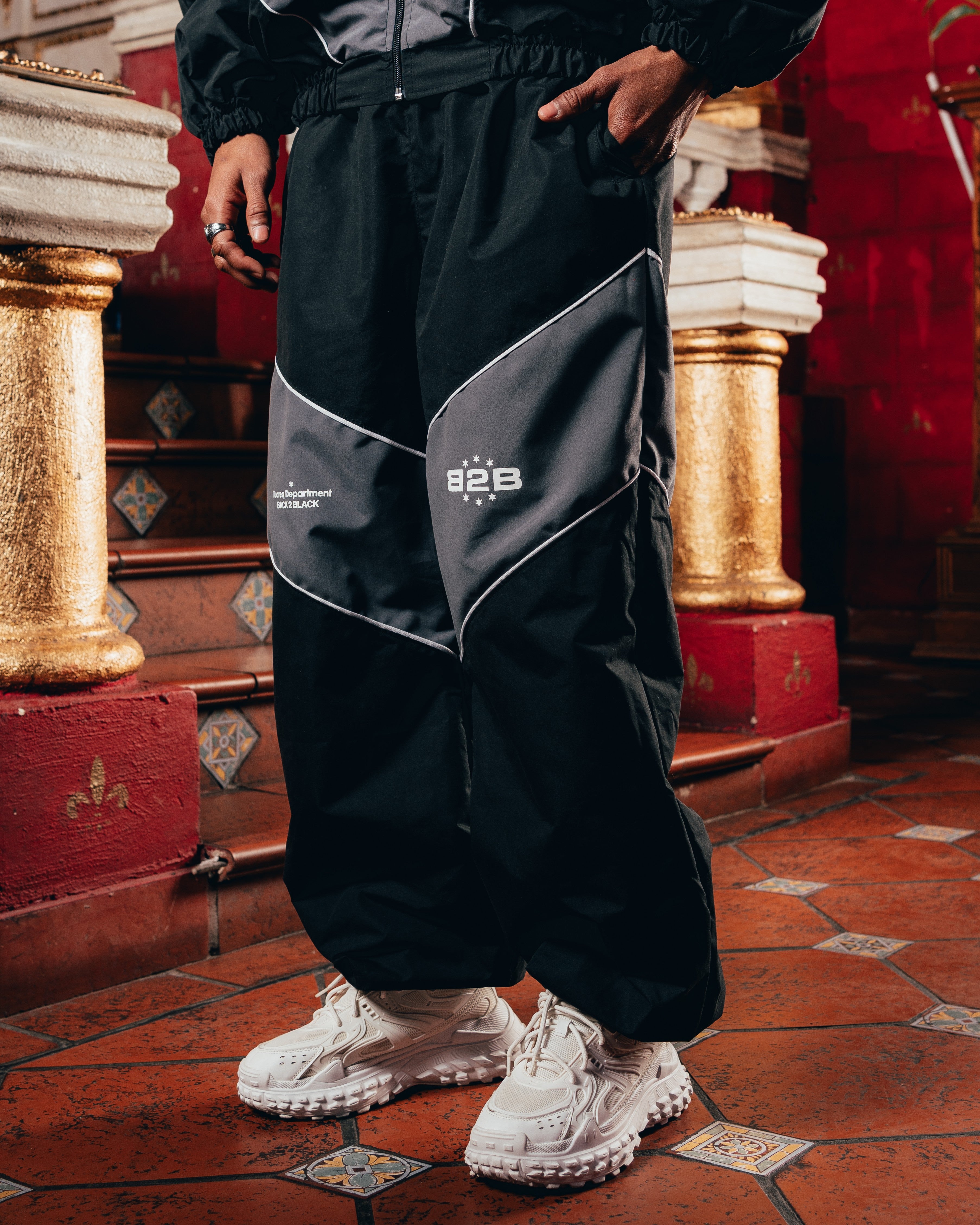 CONJUNTO ROMPEVIENTOS [ B2B ] BLACK
