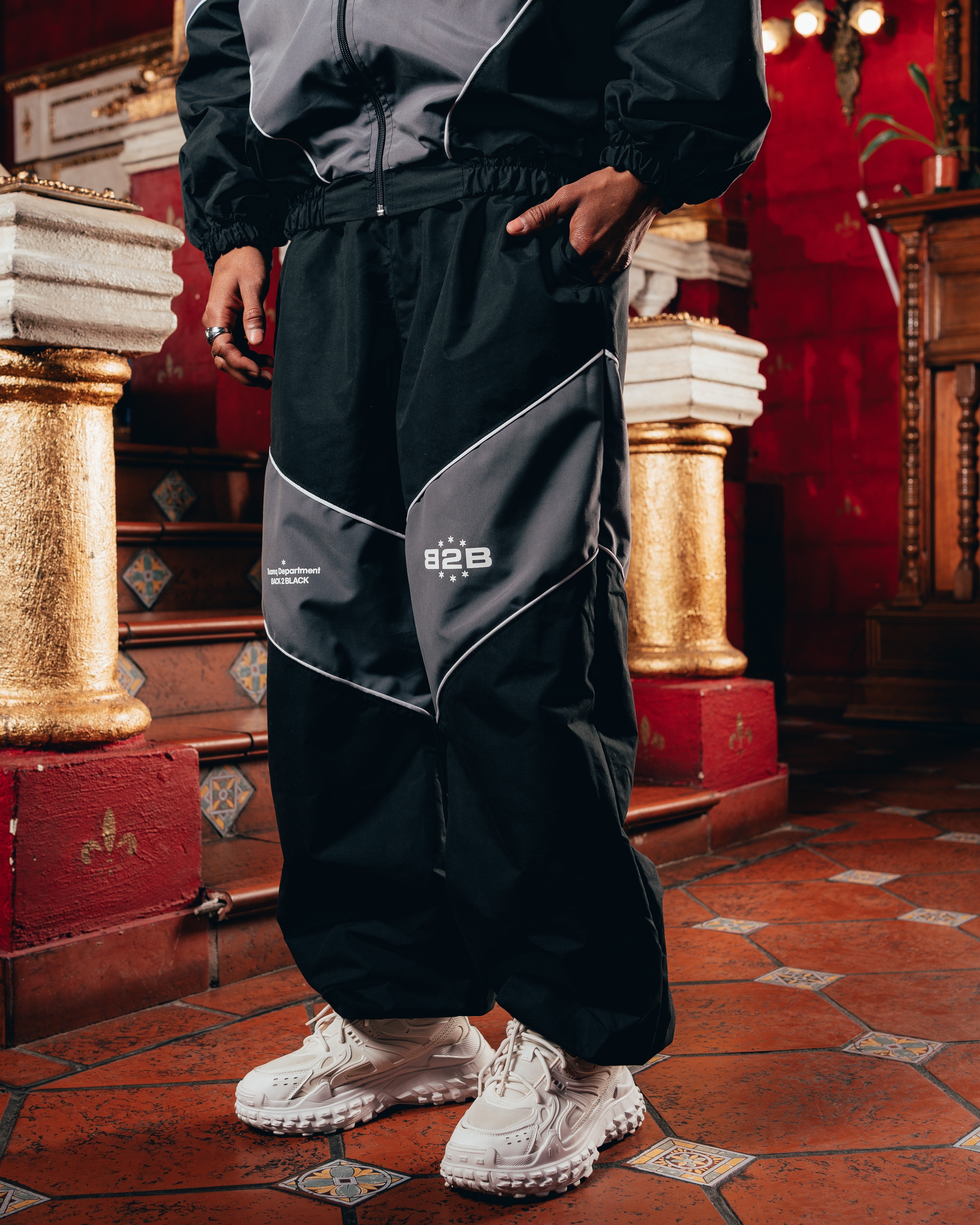 JOGGER DEPORTIVO ROMPEVIENTO [ B2B ] BLACK