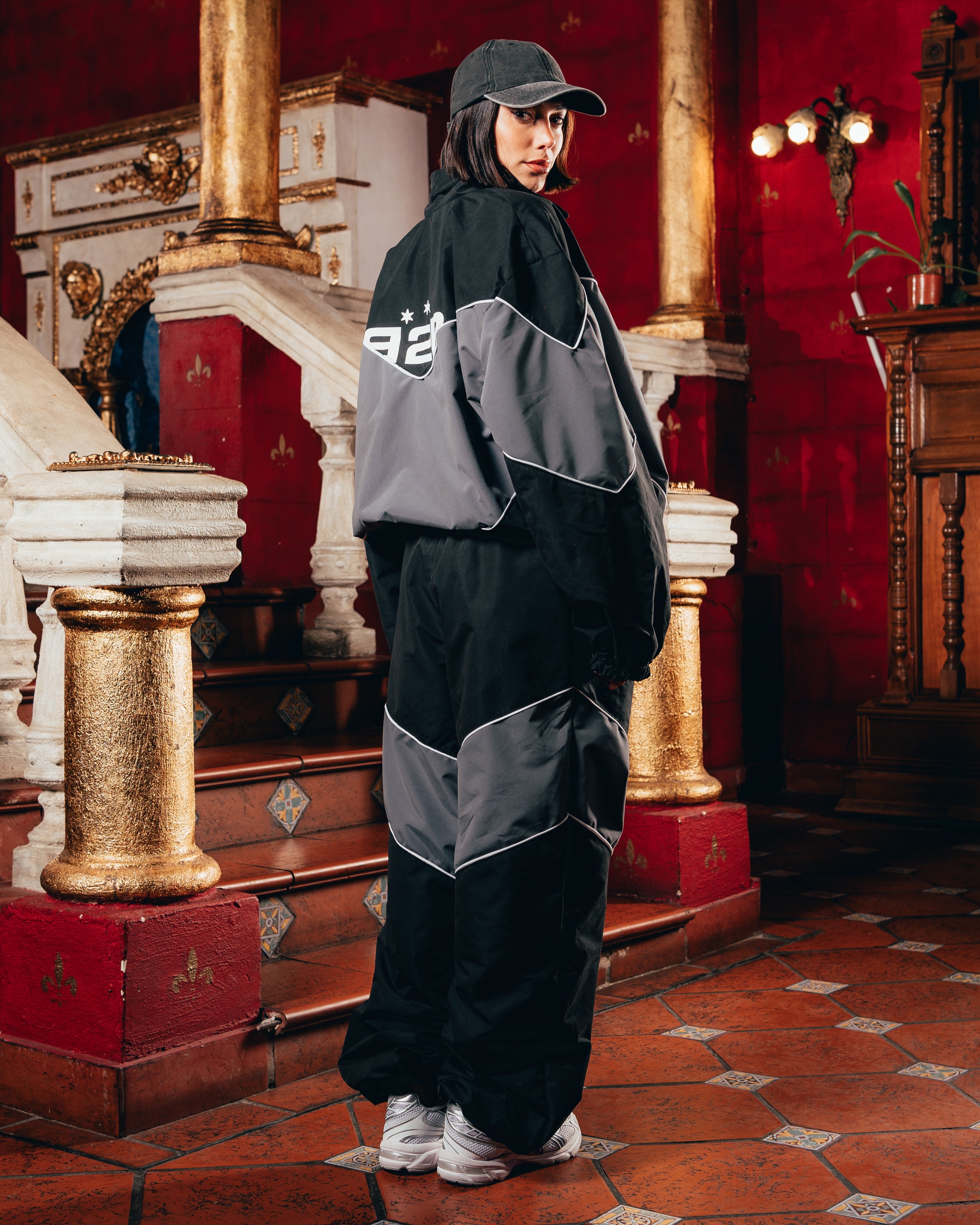 JOGGER DEPORTIVO ROMPEVIENTO [ B2B ] BLACK