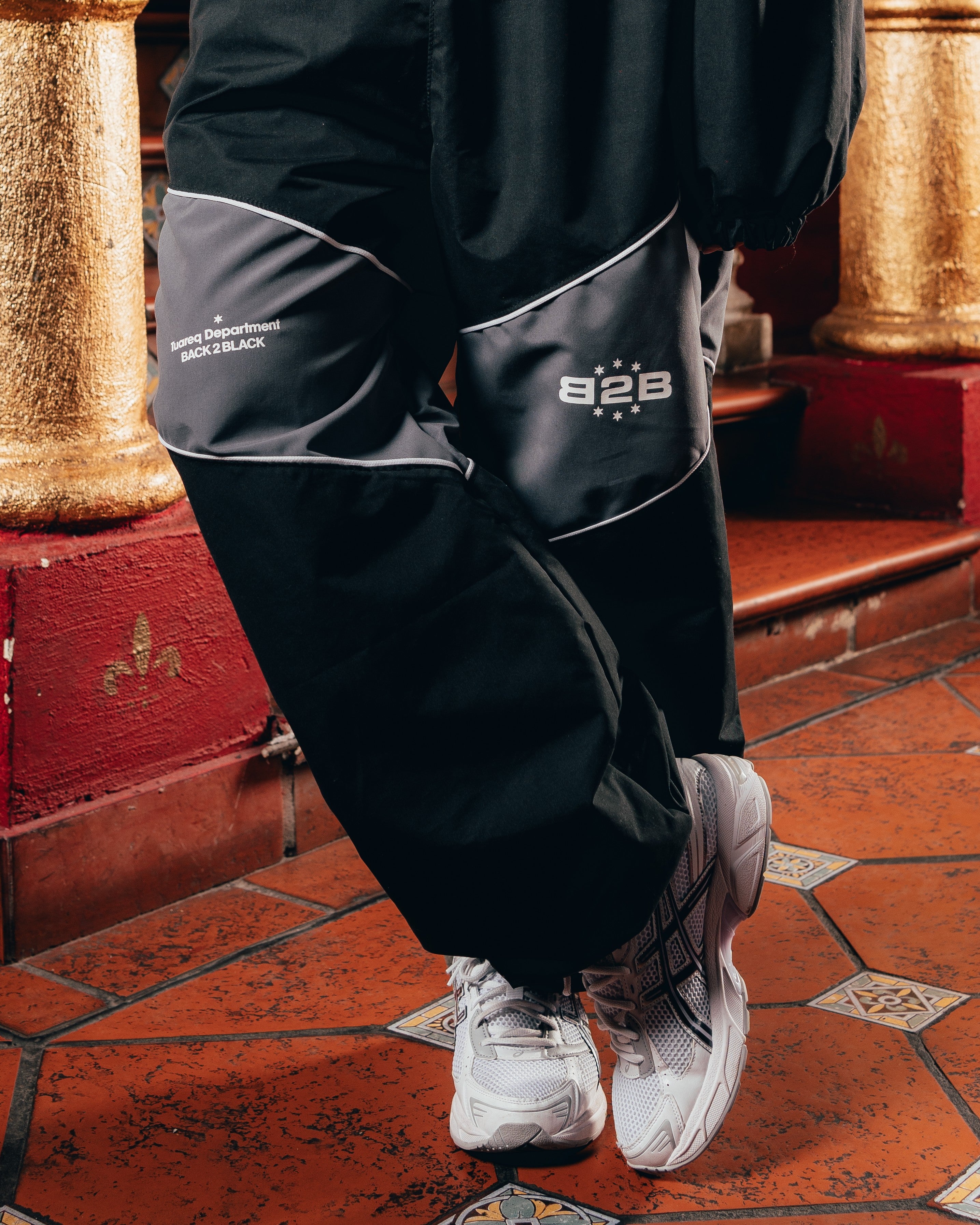 CONJUNTO ROMPEVIENTOS [ B2B ] BLACK