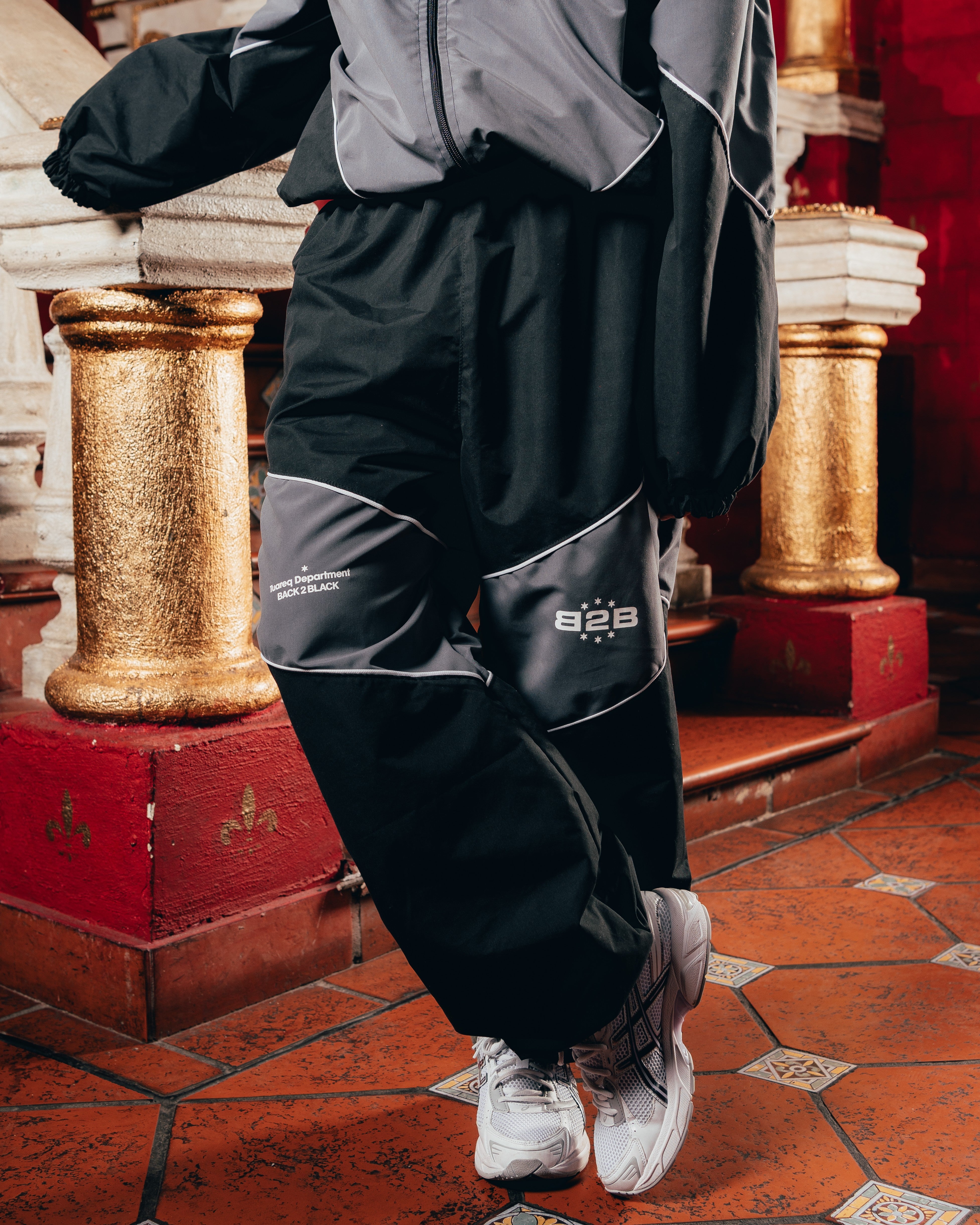 JOGGER DEPORTIVO ROMPEVIENTO [ B2B ] BLACK