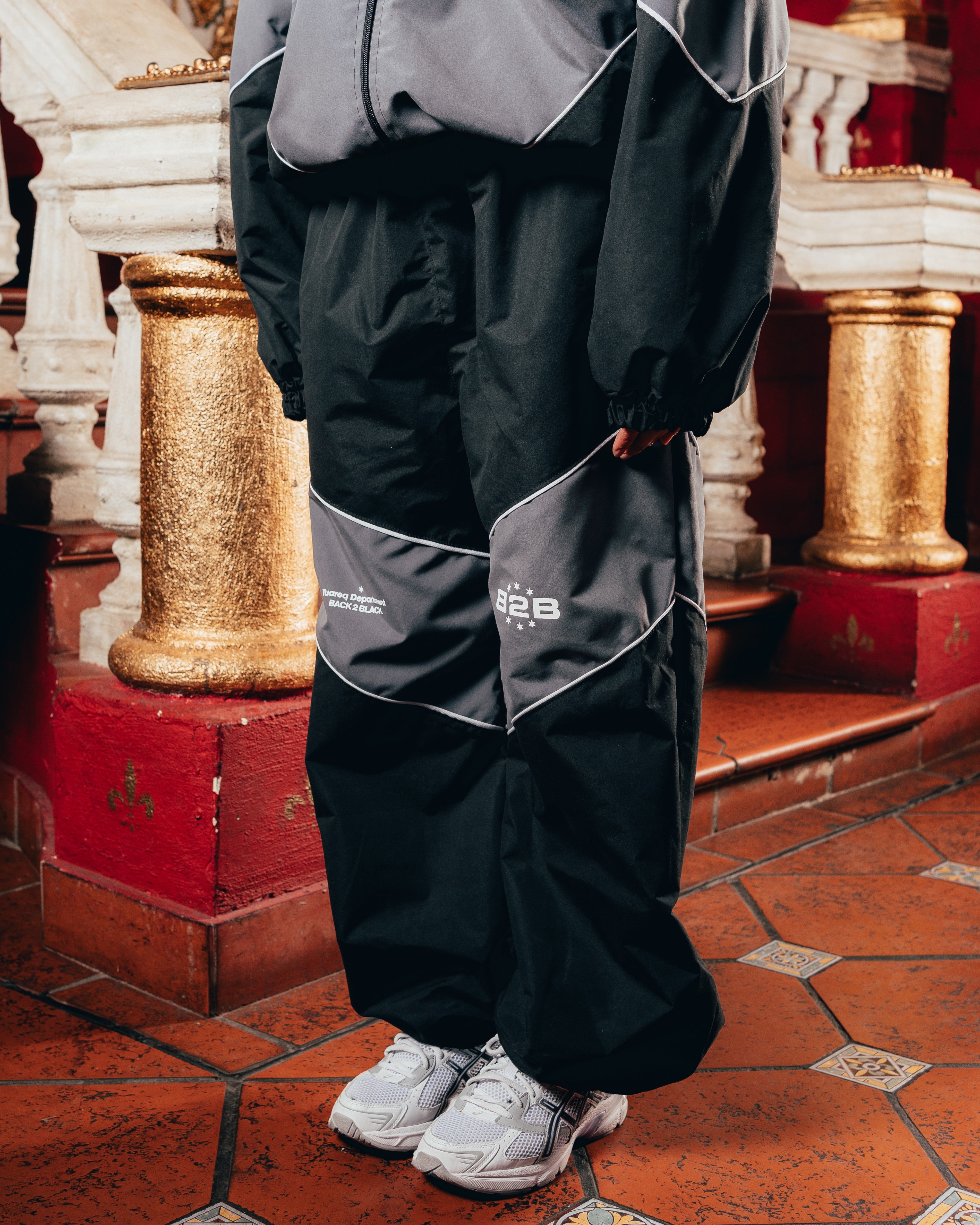 JOGGER DEPORTIVO ROMPEVIENTO [ B2B ] BLACK