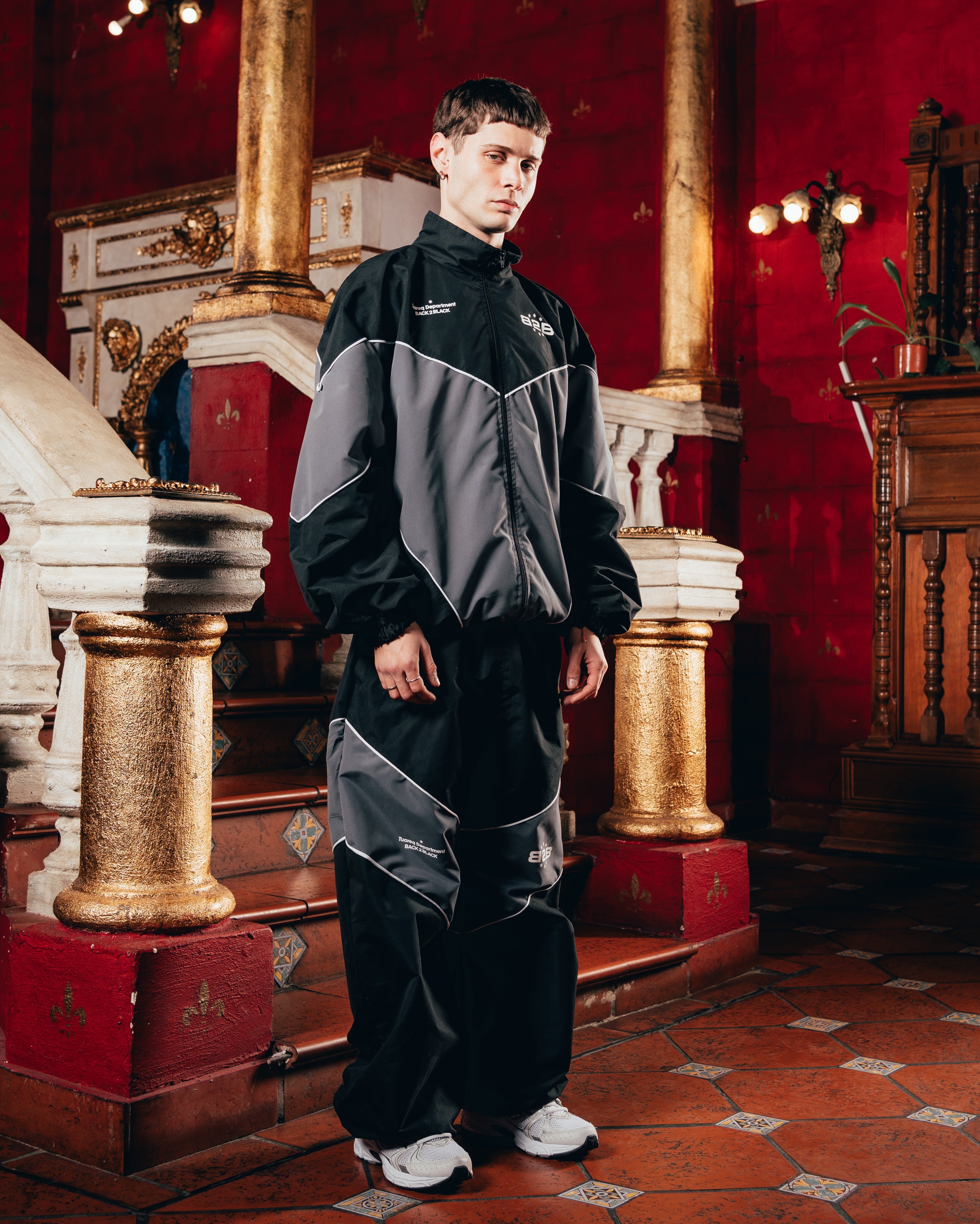 JOGGER DEPORTIVO ROMPEVIENTO [ B2B ] BLACK
