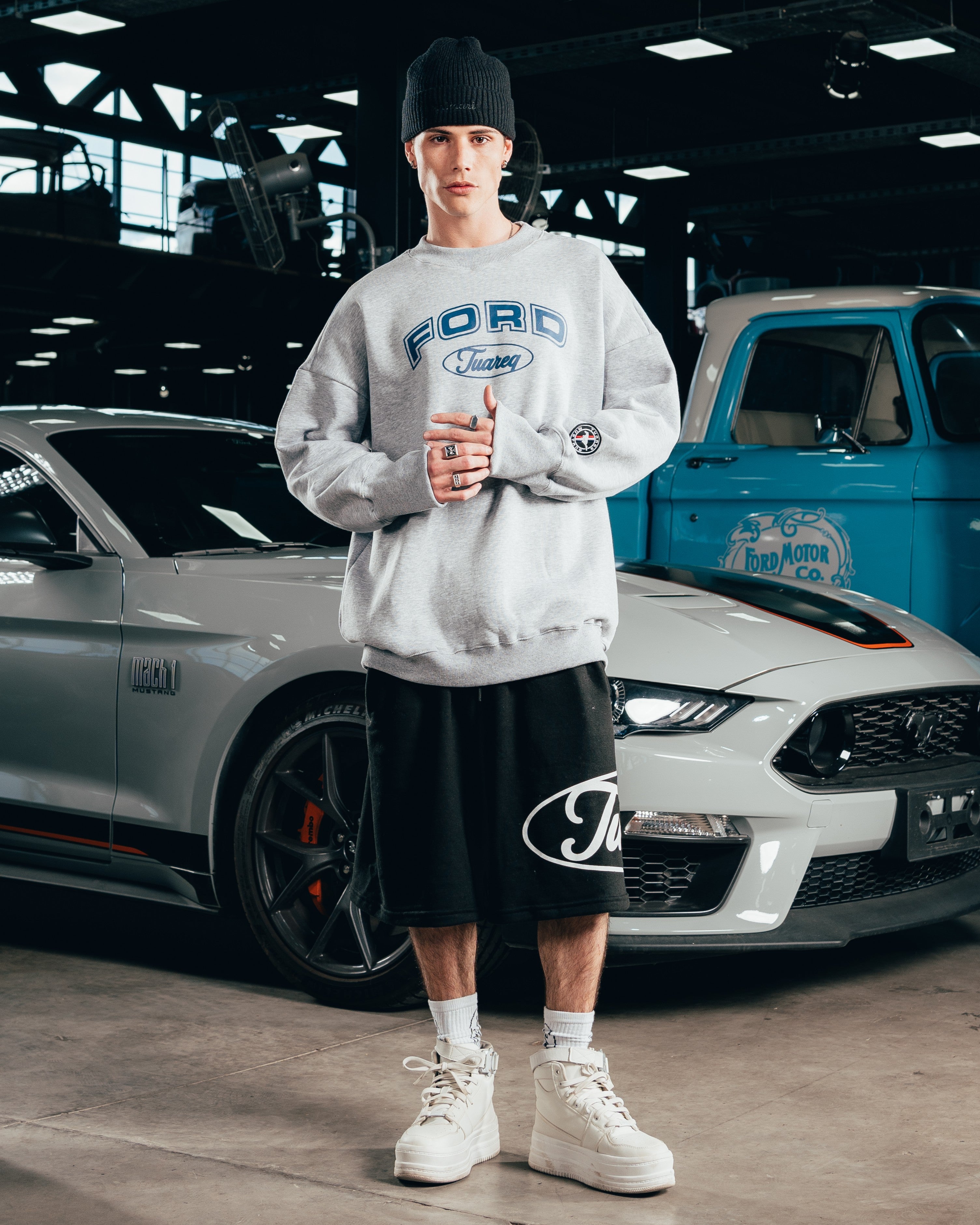 SHORT OVERSIZED [ FORD ] OVALO BLACK