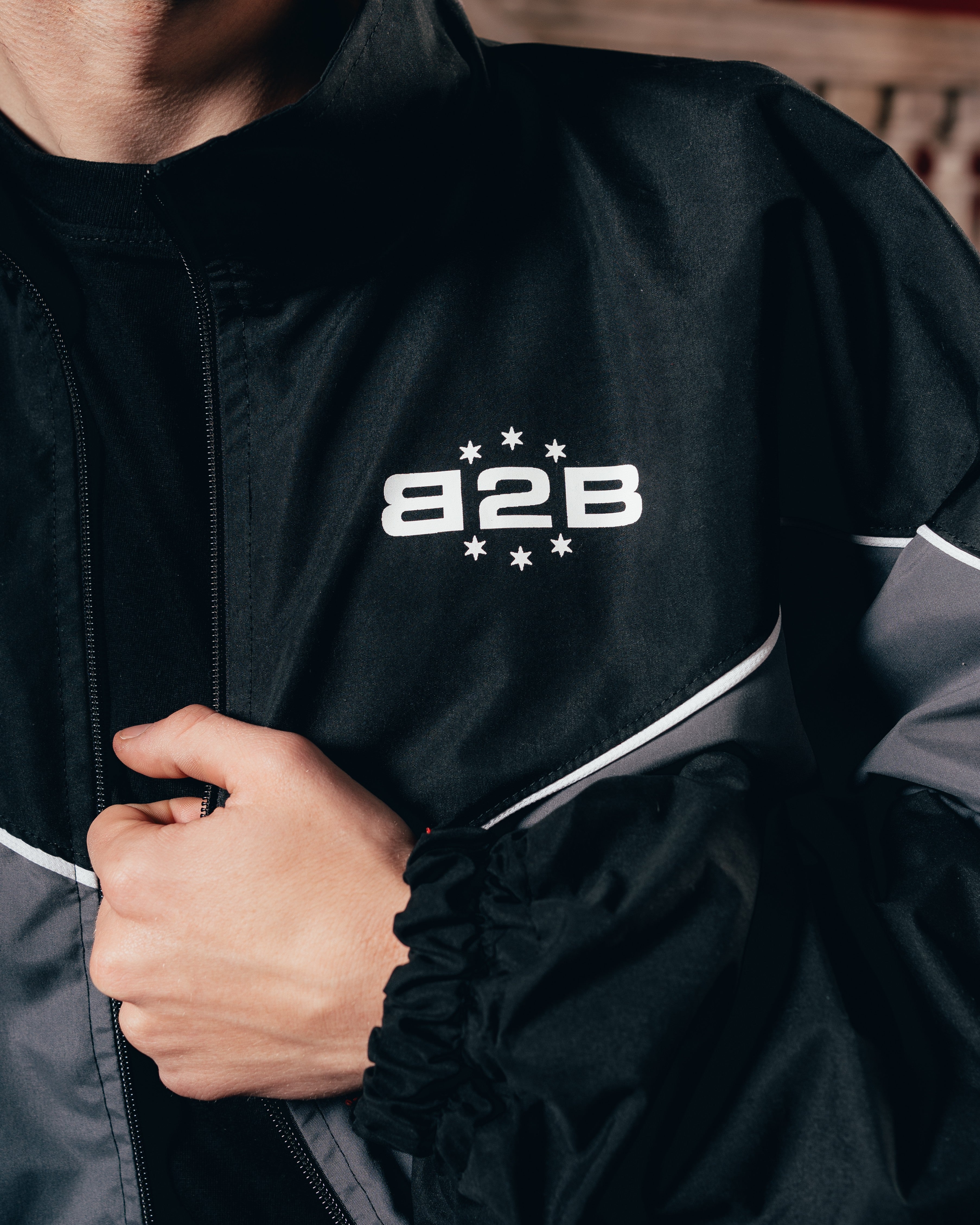 CONJUNTO ROMPEVIENTOS [ B2B ] BLACK
