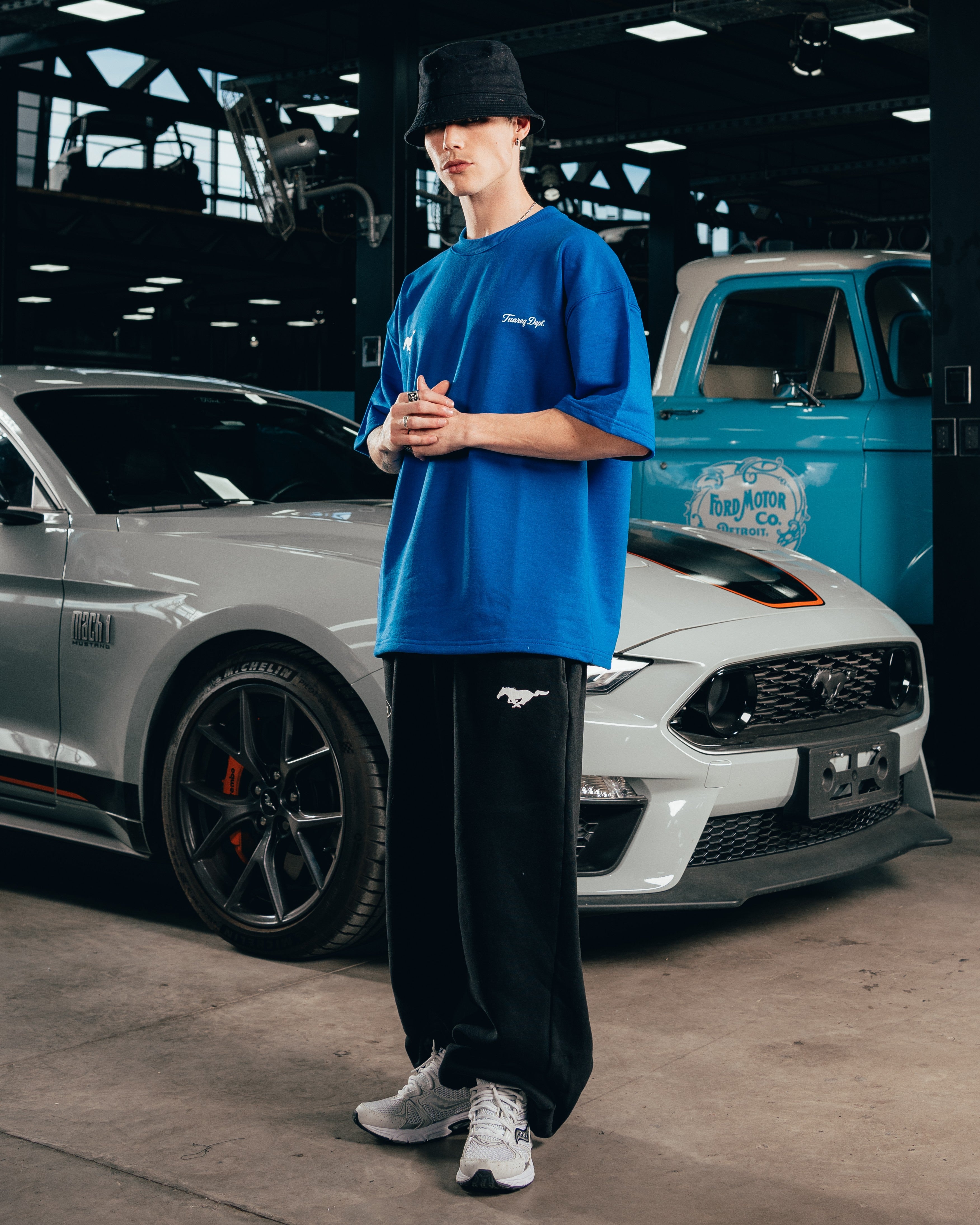 JOGGER OVERSIZED [ FORD ] MUSTANG BLACK