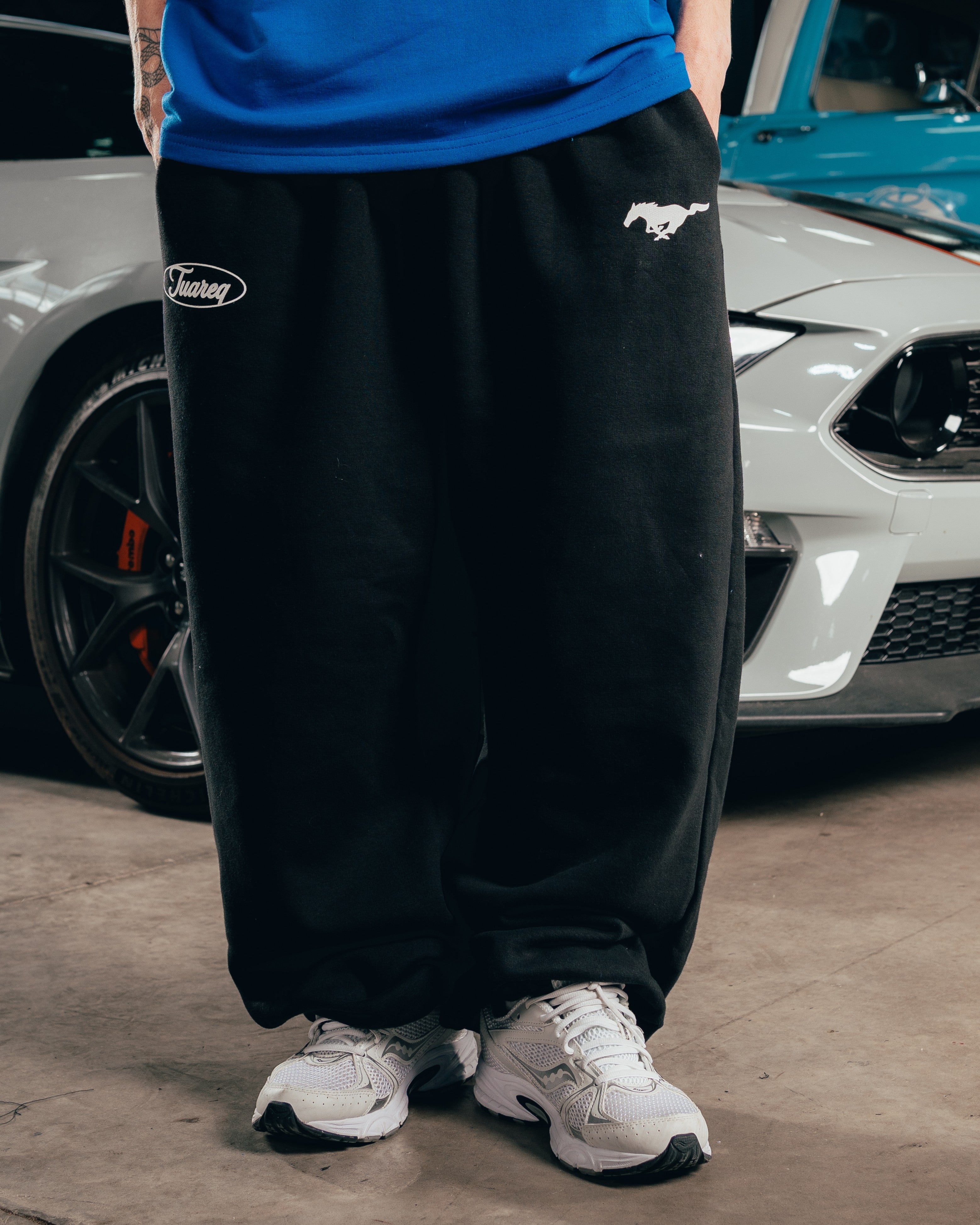 JOGGER OVERSIZED [ FORD ] MUSTANG BLACK