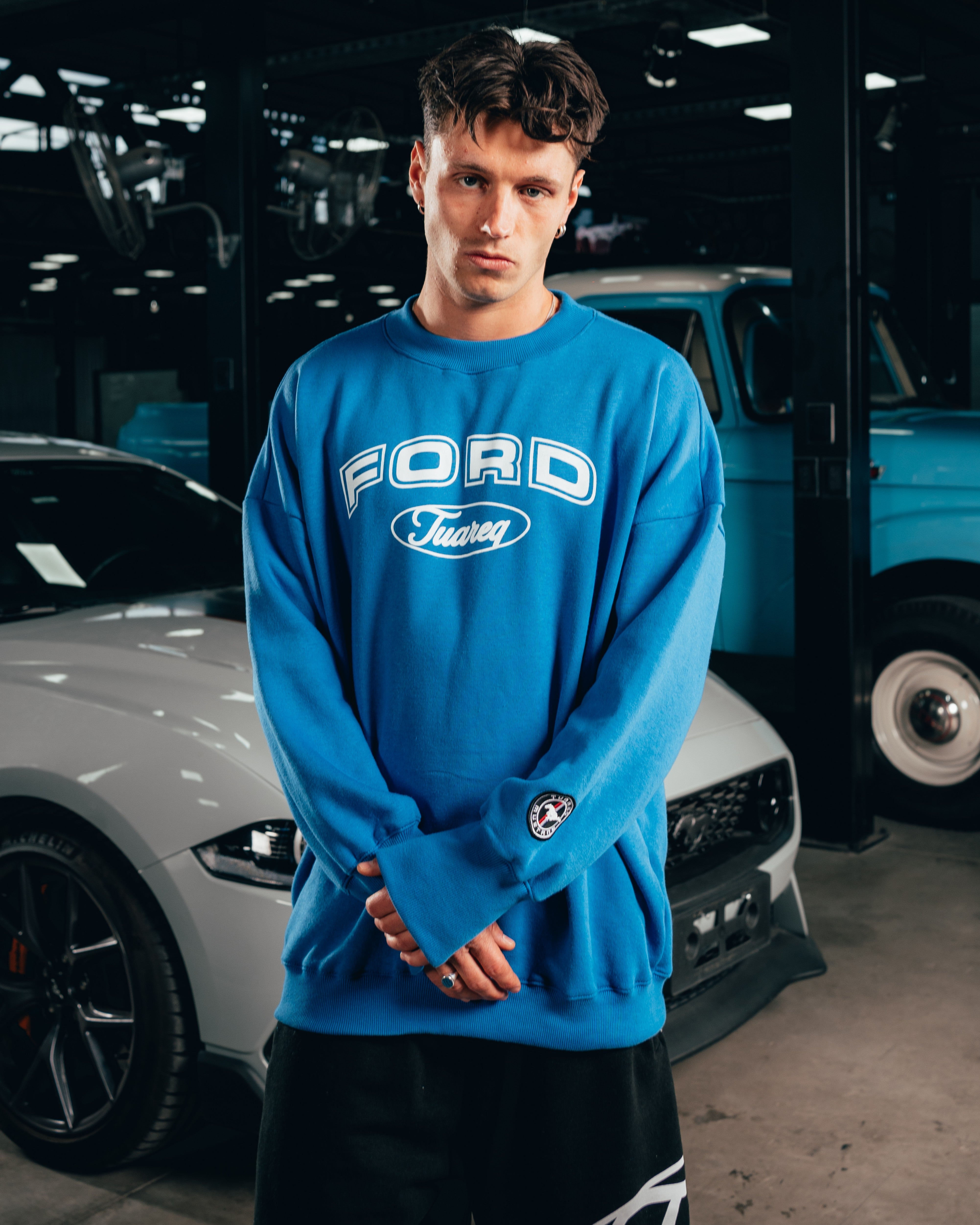 CREWNECK [ FORD ] UNIVERSITY BLUE