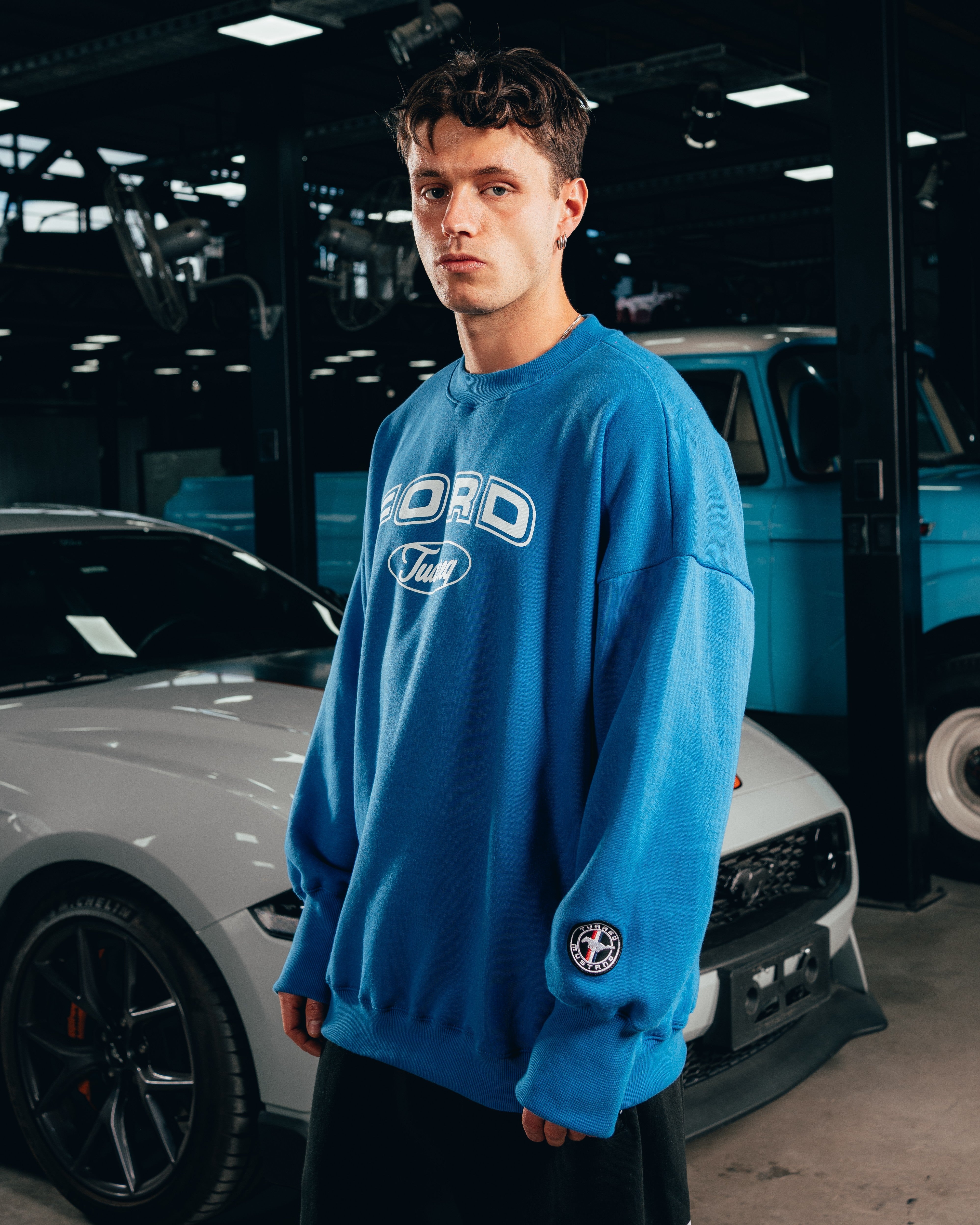 CREWNECK [ FORD ] UNIVERSITY BLUE