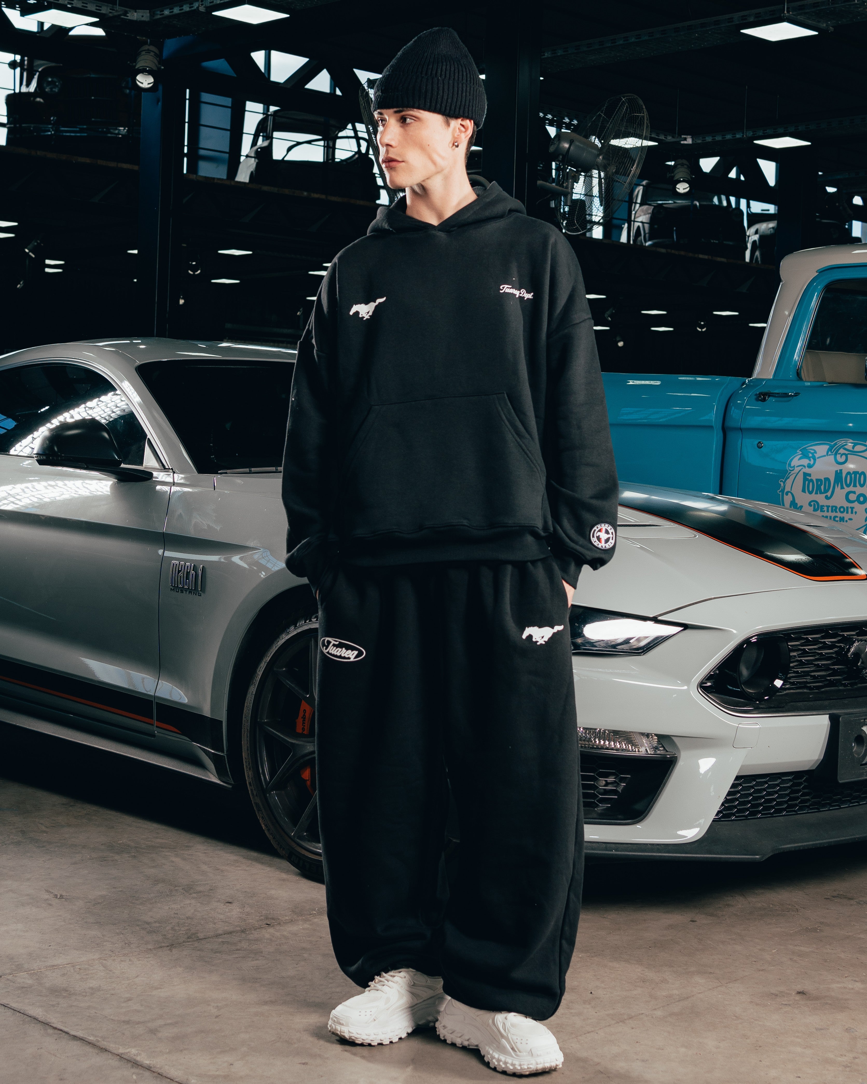 HOODIE EXTRAHEAVY [ FORD ] MUSTANG BLACK