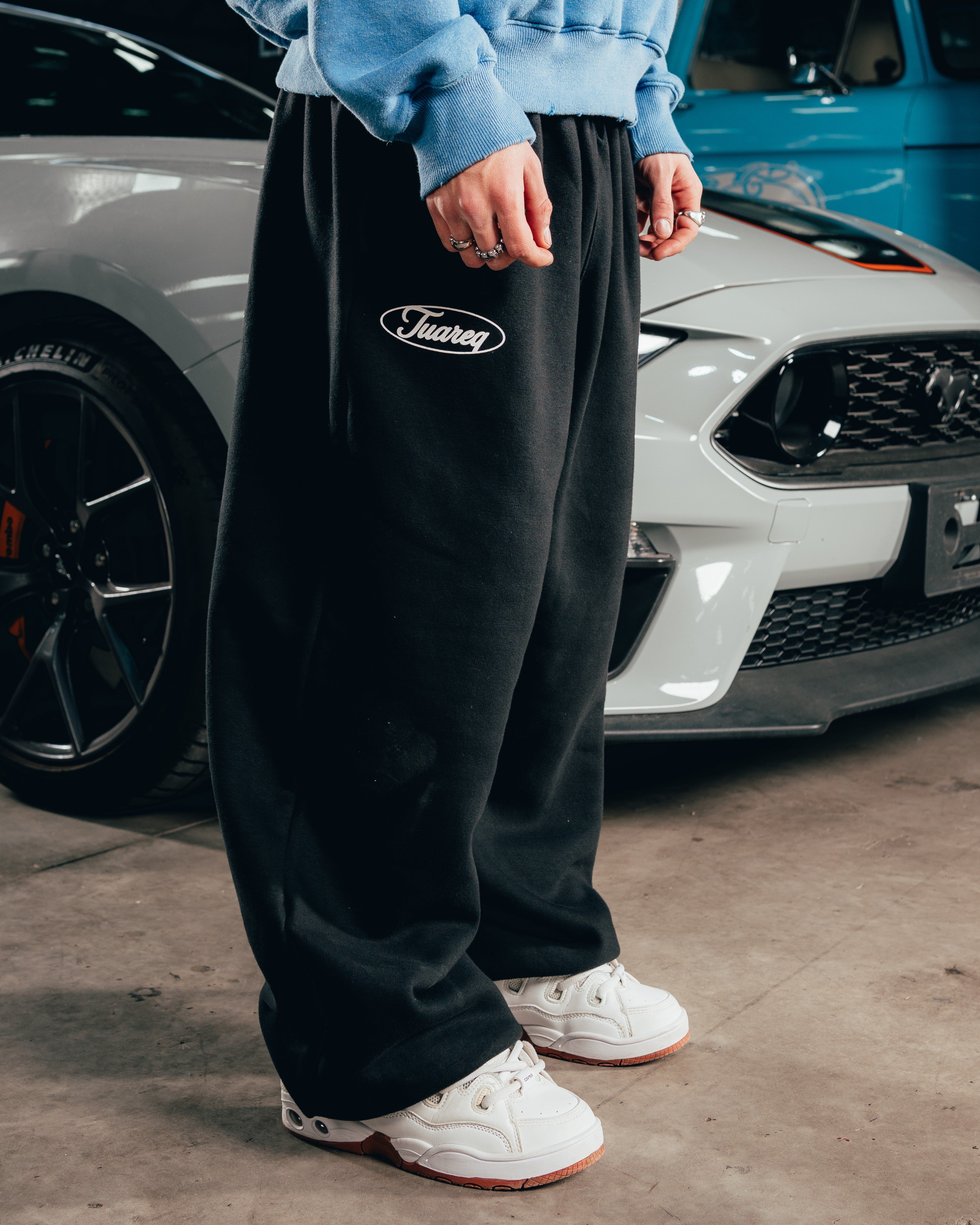 JOGGER OVERSIZED [ FORD ] MUSTANG BLACK