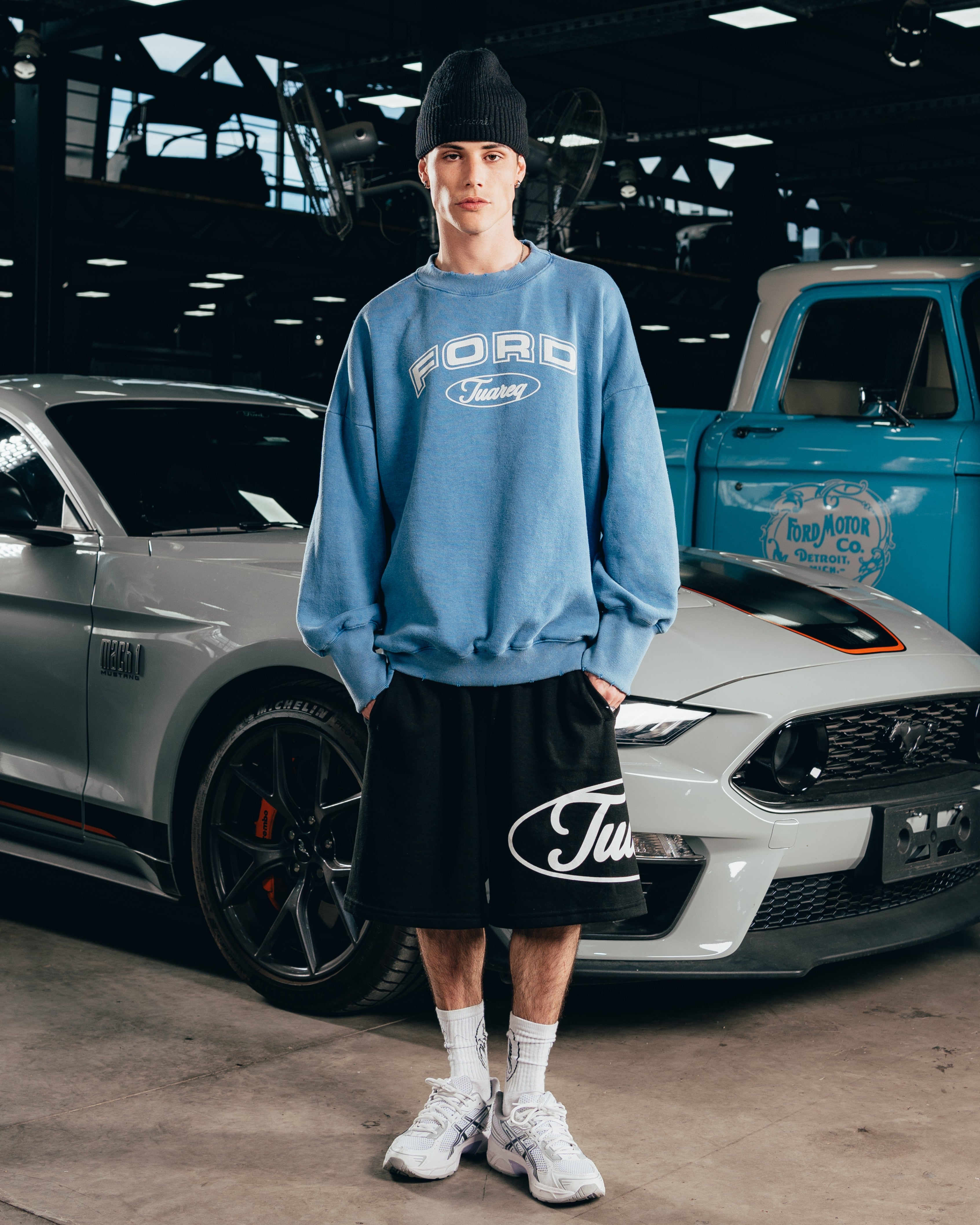 CREWNECK [ FORD ] UNIVERSITY ACID WASHED