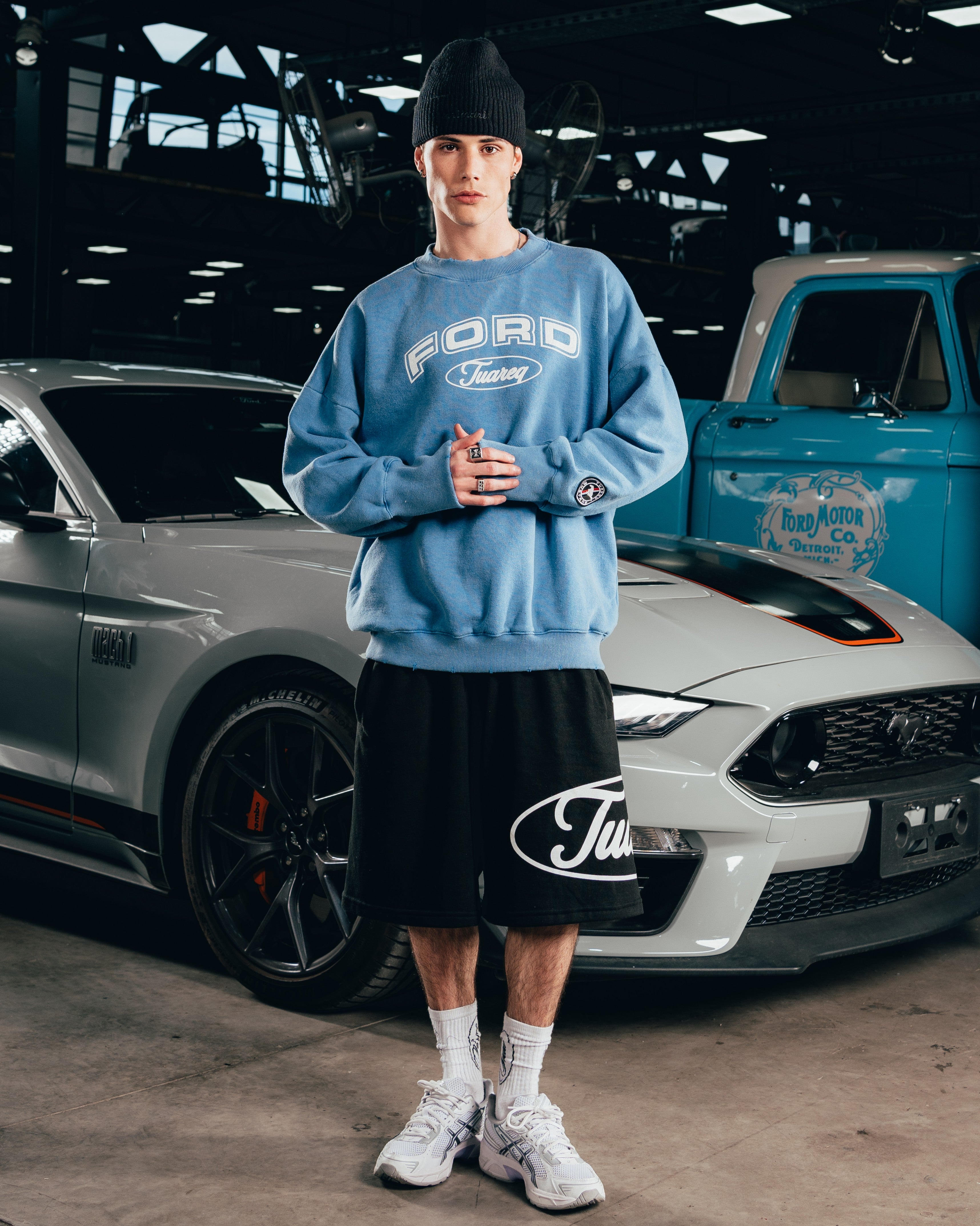 CREWNECK [ FORD ] UNIVERSITY ACID WASHED